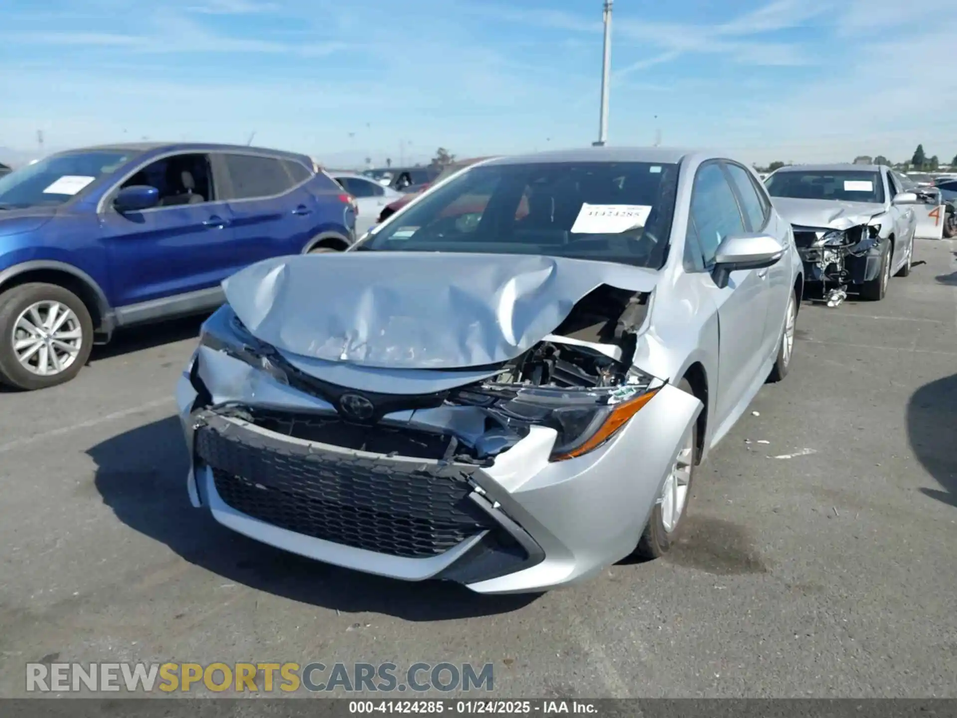 2 fotografías del automóvil dañado JTND4MBE3M3136970 TOYOTA COROLLA 2021