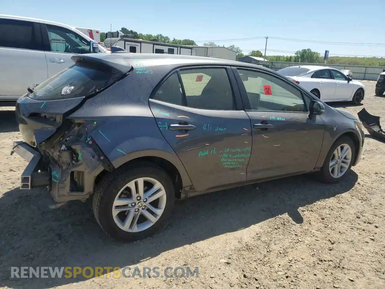 3 Photograph of a damaged car JTND4MBE8M3138245 TOYOTA COROLLA 2021