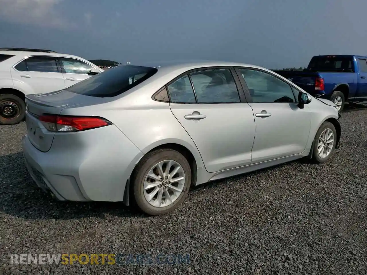 3 Photograph of a damaged car 5YFB4MBE1NP120187 TOYOTA COROLLA 2022