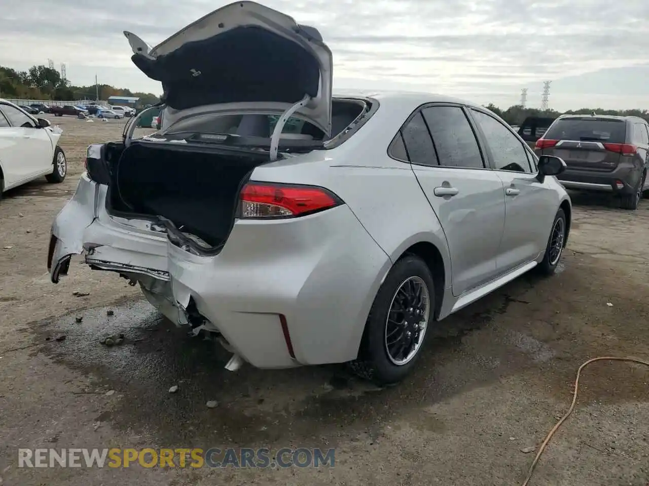 3 Photograph of a damaged car 5YFDPMAE1NP299493 TOYOTA COROLLA 2022