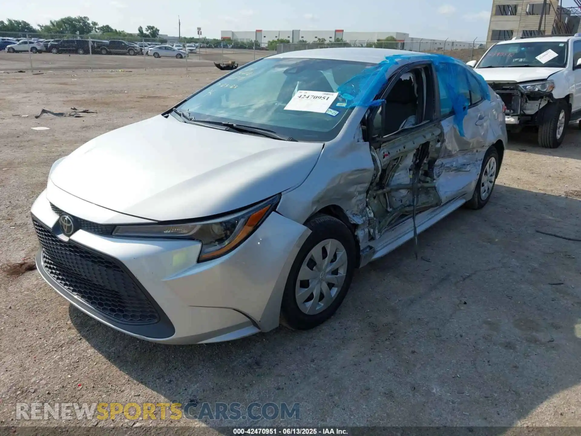 2 Photograph of a damaged car 5YFDPMAE6NP275271 TOYOTA COROLLA 2022