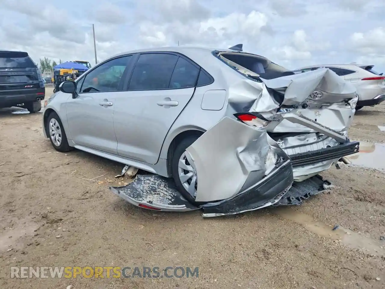 2 fotografías del automóvil dañado 5YFDPMAE8NP346101 TOYOTA COROLLA 2022