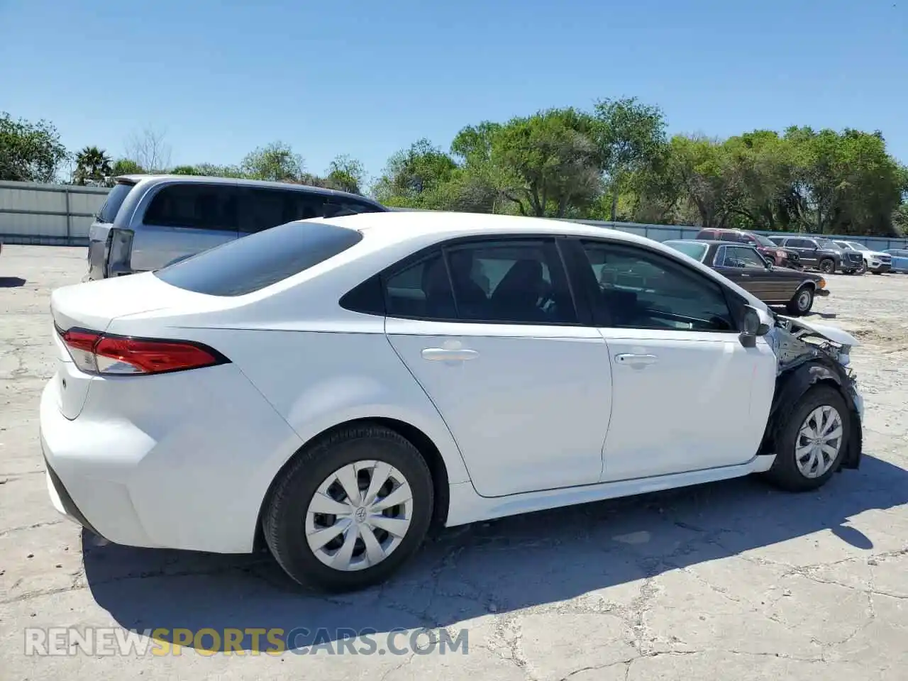 3 Photograph of a damaged car 5YFDPMAE9NP333471 TOYOTA COROLLA 2022