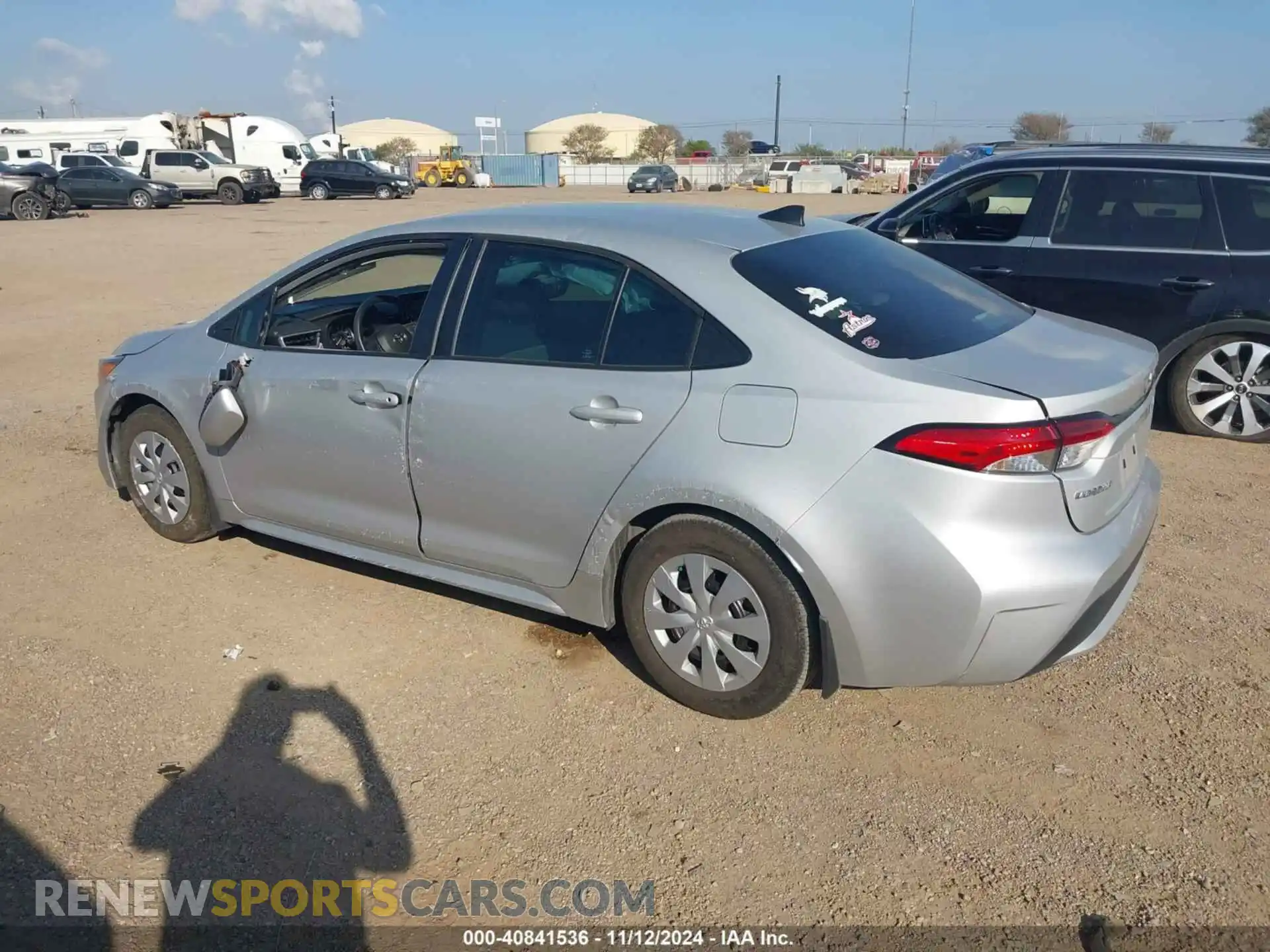 3 Photograph of a damaged car 5YFDPMAEXNP374630 TOYOTA COROLLA 2022