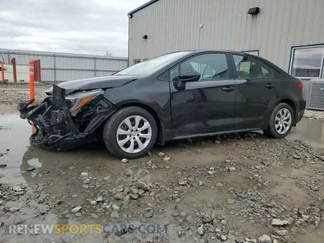 1 Photograph of a damaged car 5YFEPMAE1NP304082 TOYOTA COROLLA 2022