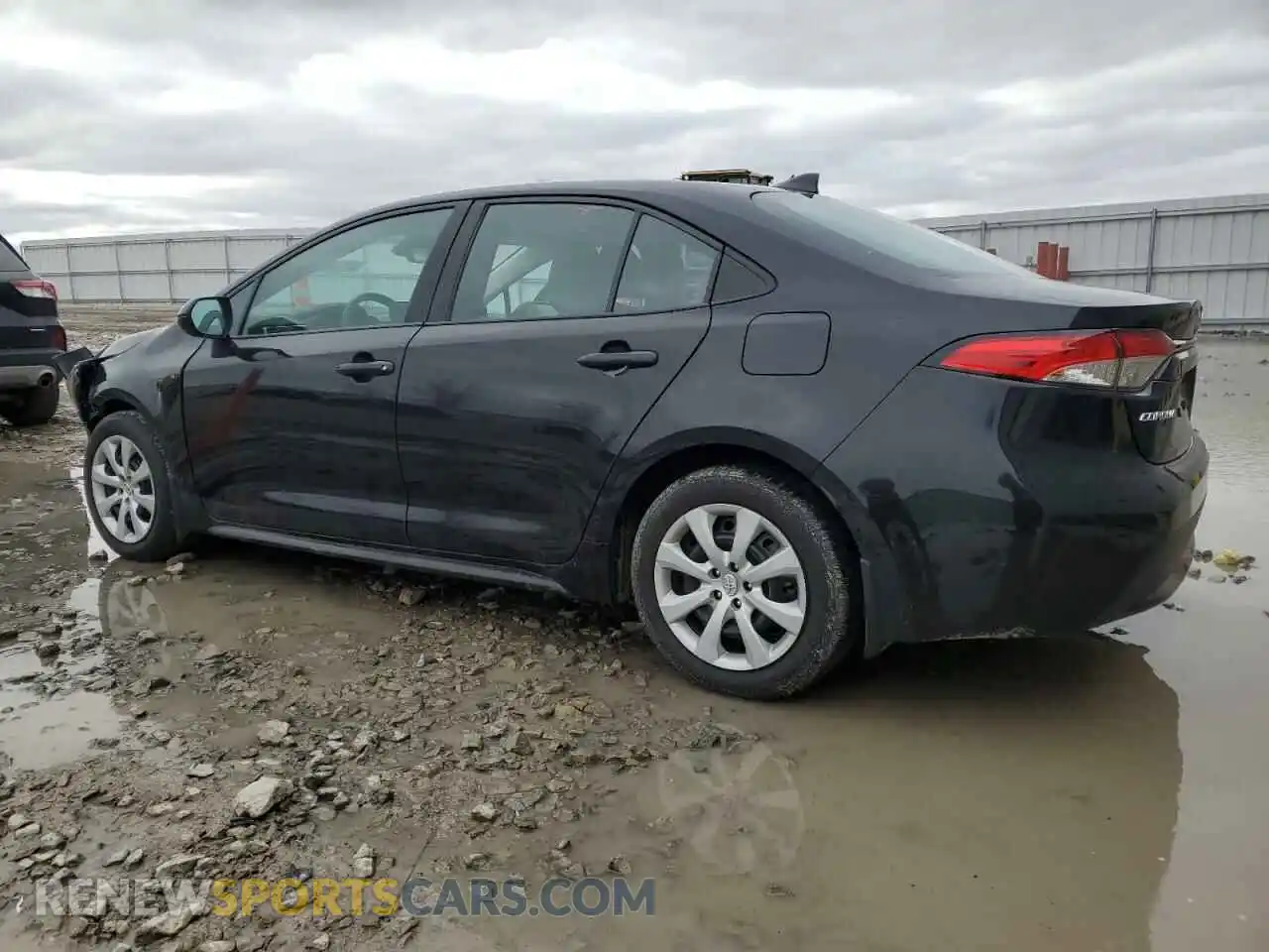 2 Photograph of a damaged car 5YFEPMAE1NP304082 TOYOTA COROLLA 2022