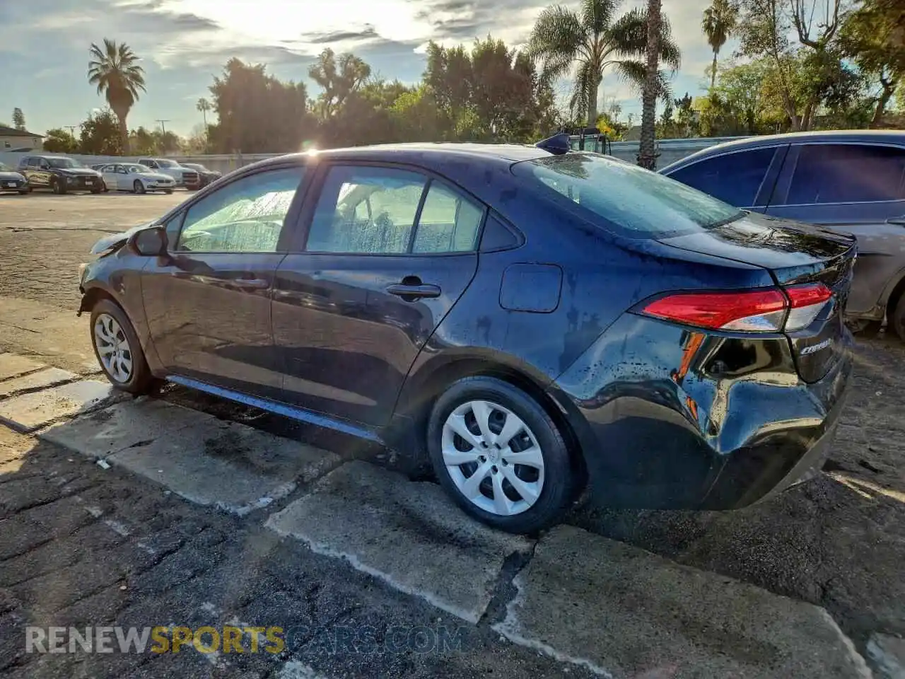 2 Photograph of a damaged car 5YFEPMAE2NP273585 TOYOTA COROLLA 2022