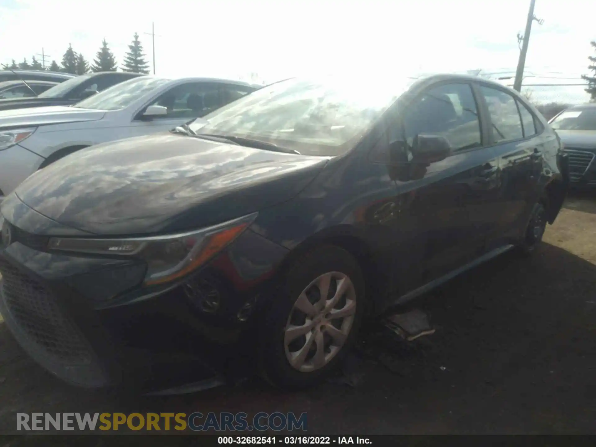 2 Photograph of a damaged car 5YFEPMAE2NP274283 TOYOTA COROLLA 2022