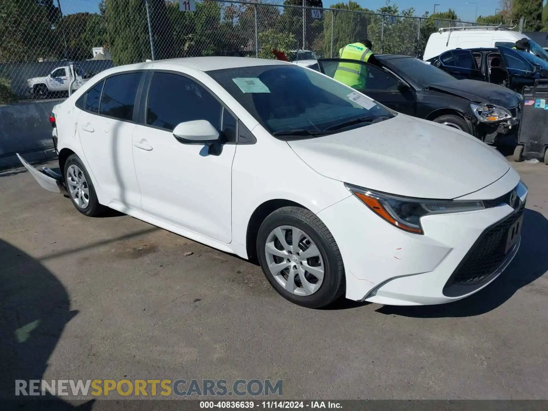 1 Photograph of a damaged car 5YFEPMAE2NP285946 TOYOTA COROLLA 2022