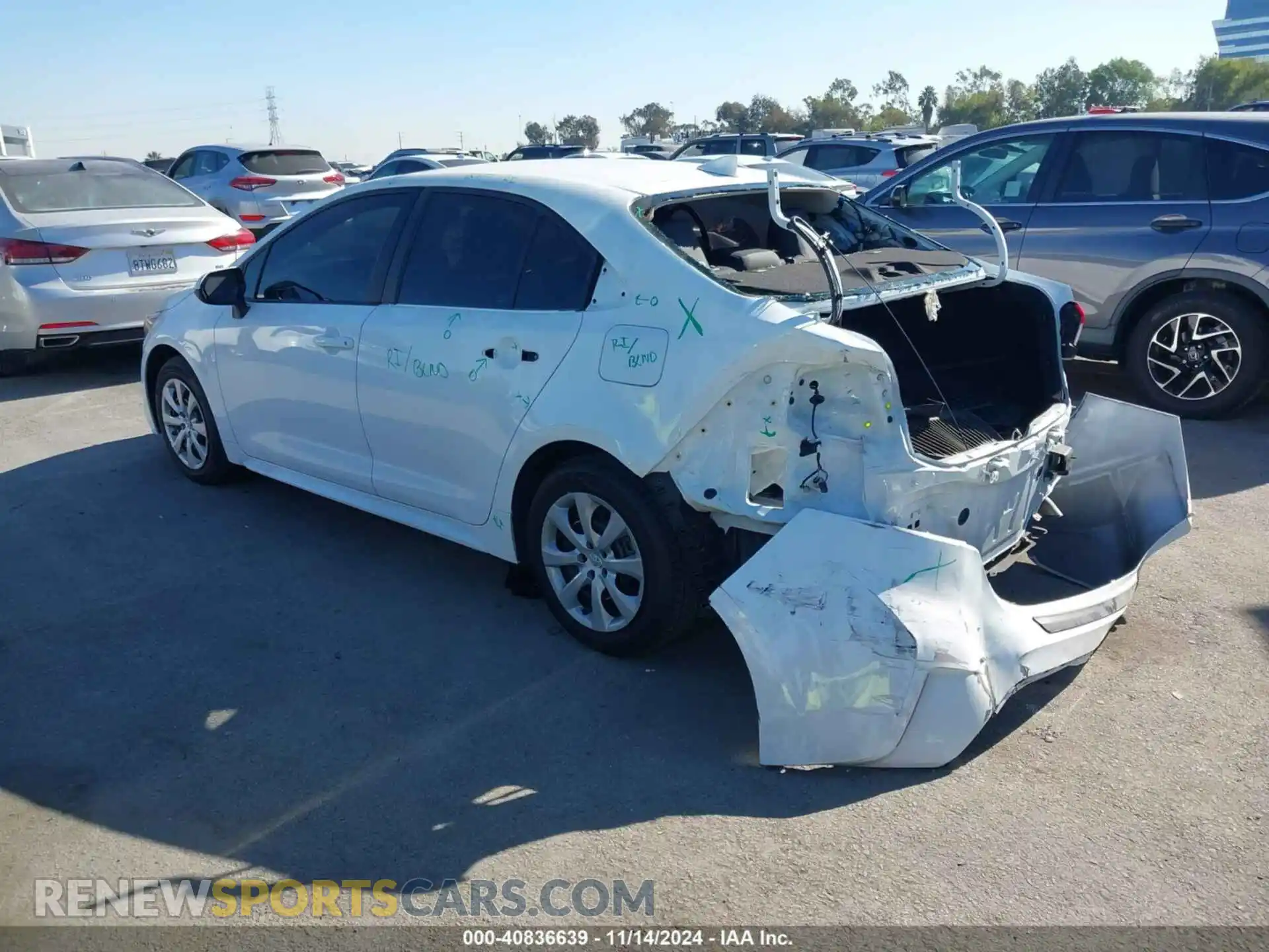 3 Photograph of a damaged car 5YFEPMAE2NP285946 TOYOTA COROLLA 2022