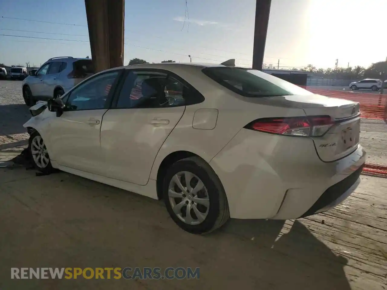 2 Photograph of a damaged car 5YFEPMAE2NP314202 TOYOTA COROLLA 2022
