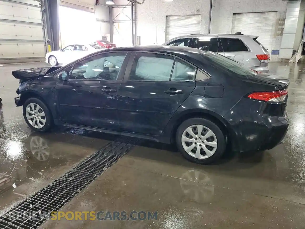 2 Photograph of a damaged car 5YFEPMAE2NP319349 TOYOTA COROLLA 2022
