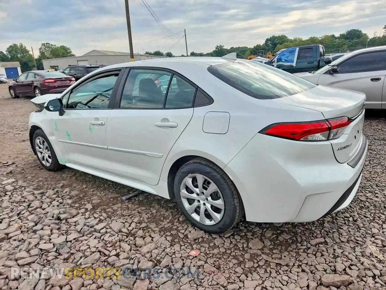 2 Photograph of a damaged car 5YFEPMAE2NP320369 TOYOTA COROLLA 2022
