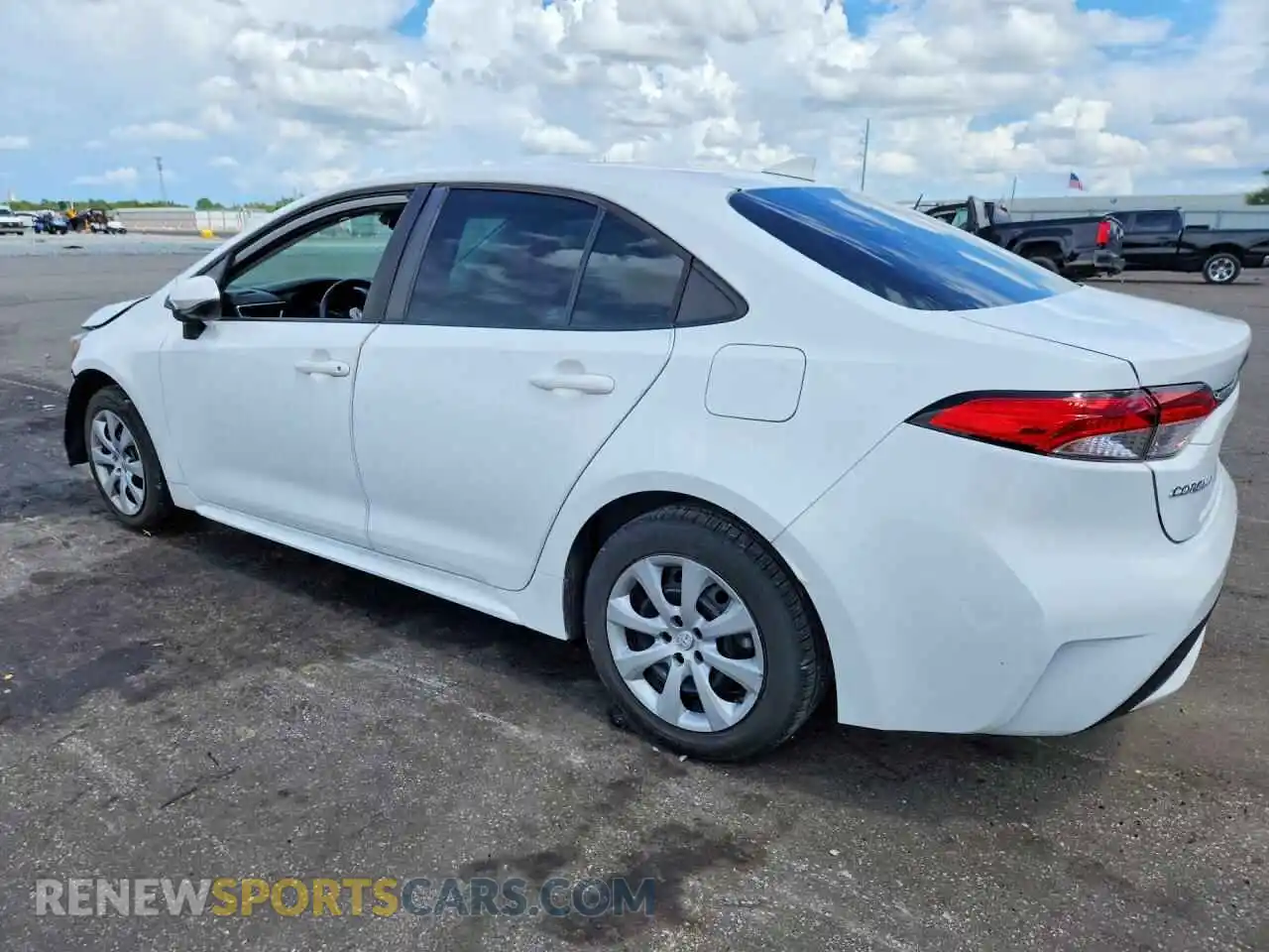 2 Photograph of a damaged car 5YFEPMAE2NP331128 TOYOTA COROLLA 2022
