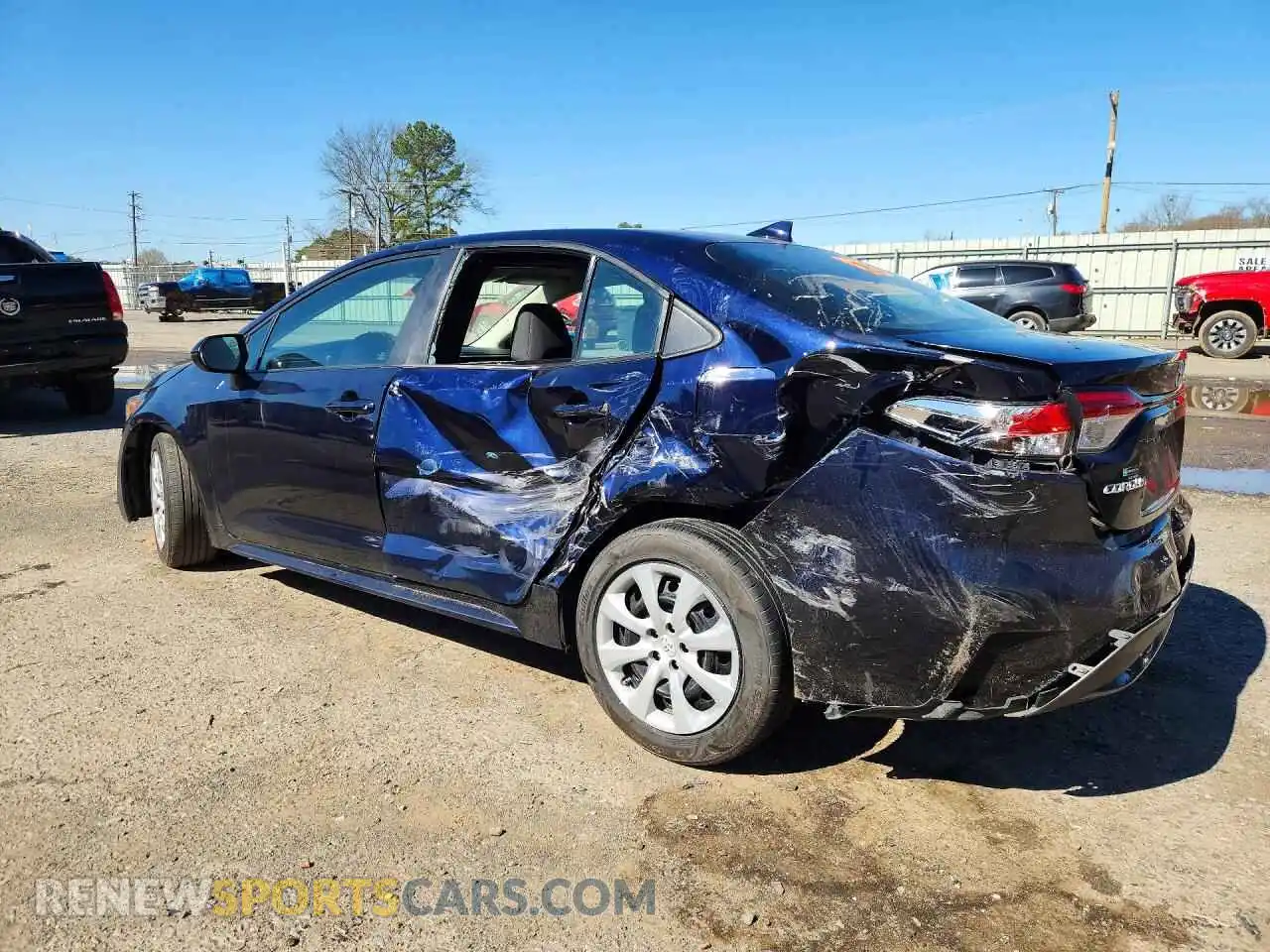 2 Photograph of a damaged car 5YFEPMAE2NP333445 TOYOTA COROLLA 2022