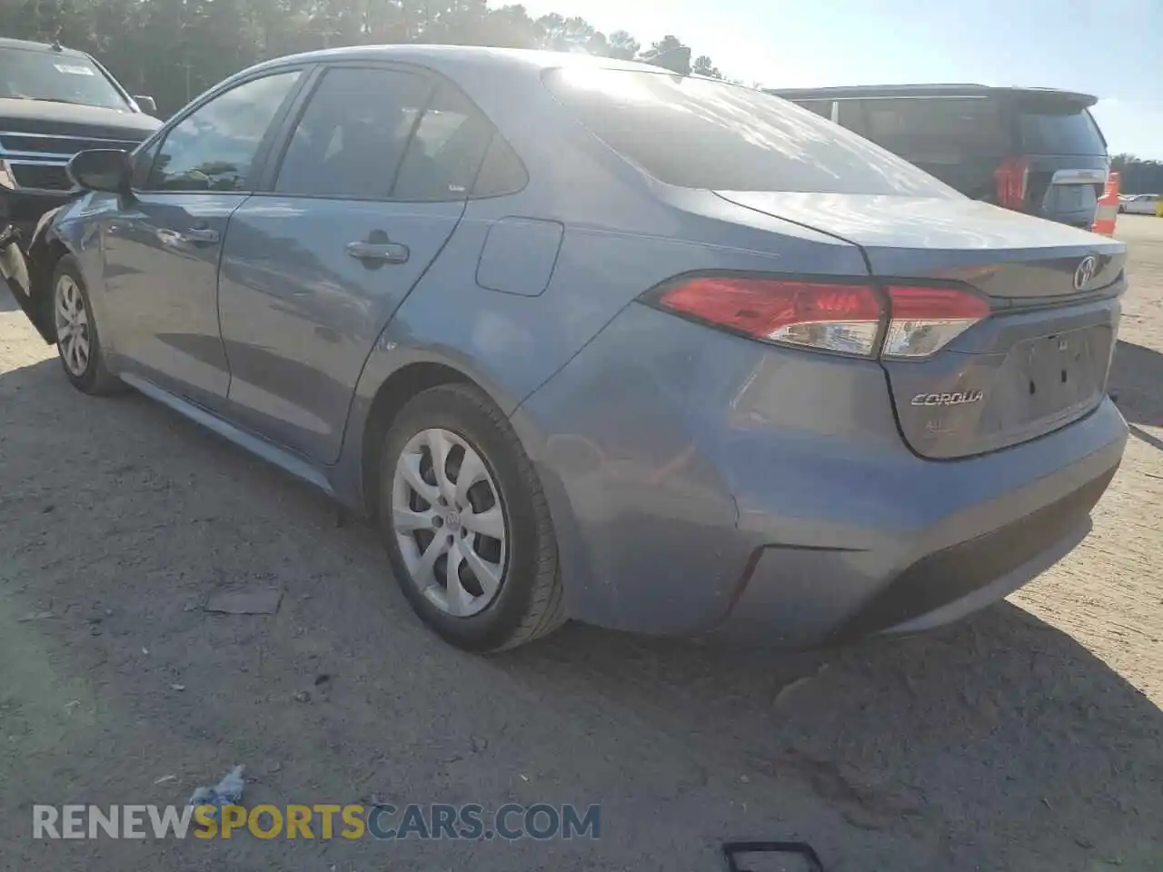 2 Photograph of a damaged car 5YFEPMAE2NP335664 TOYOTA COROLLA 2022