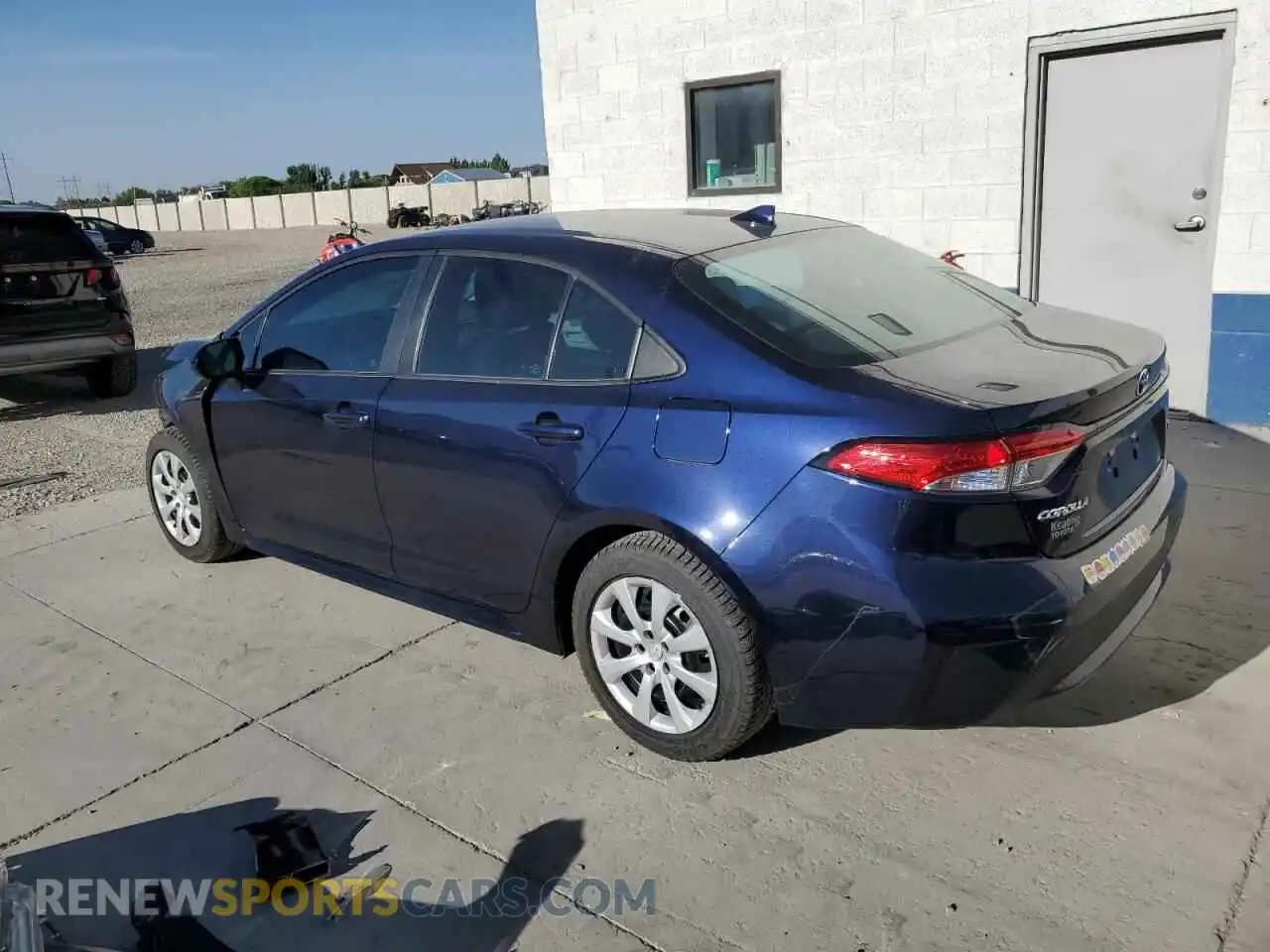 2 Photograph of a damaged car 5YFEPMAE2NP336989 TOYOTA COROLLA 2022