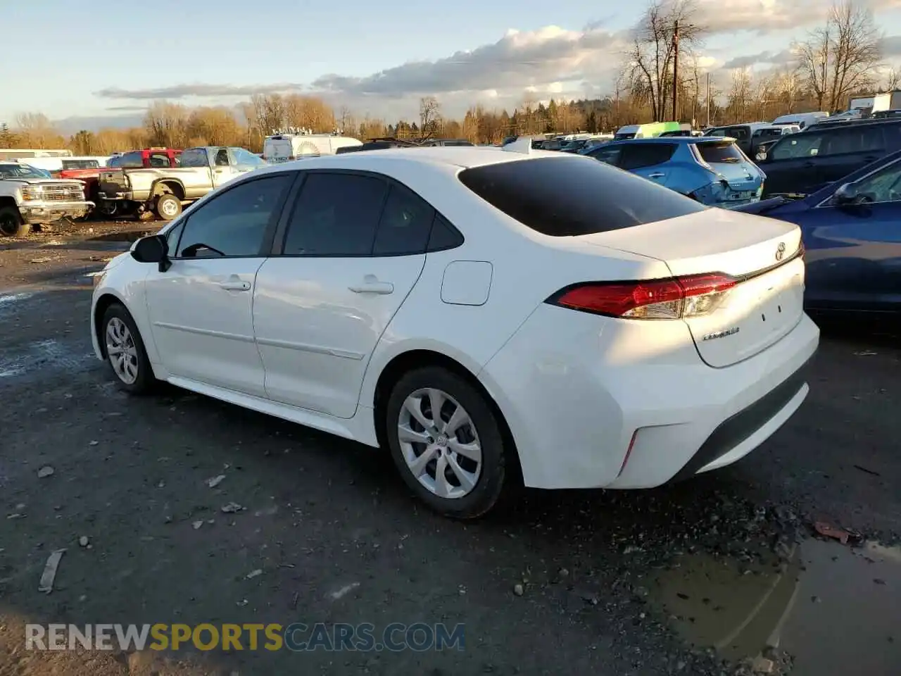 2 Photograph of a damaged car 5YFEPMAE2NP351623 TOYOTA COROLLA 2022