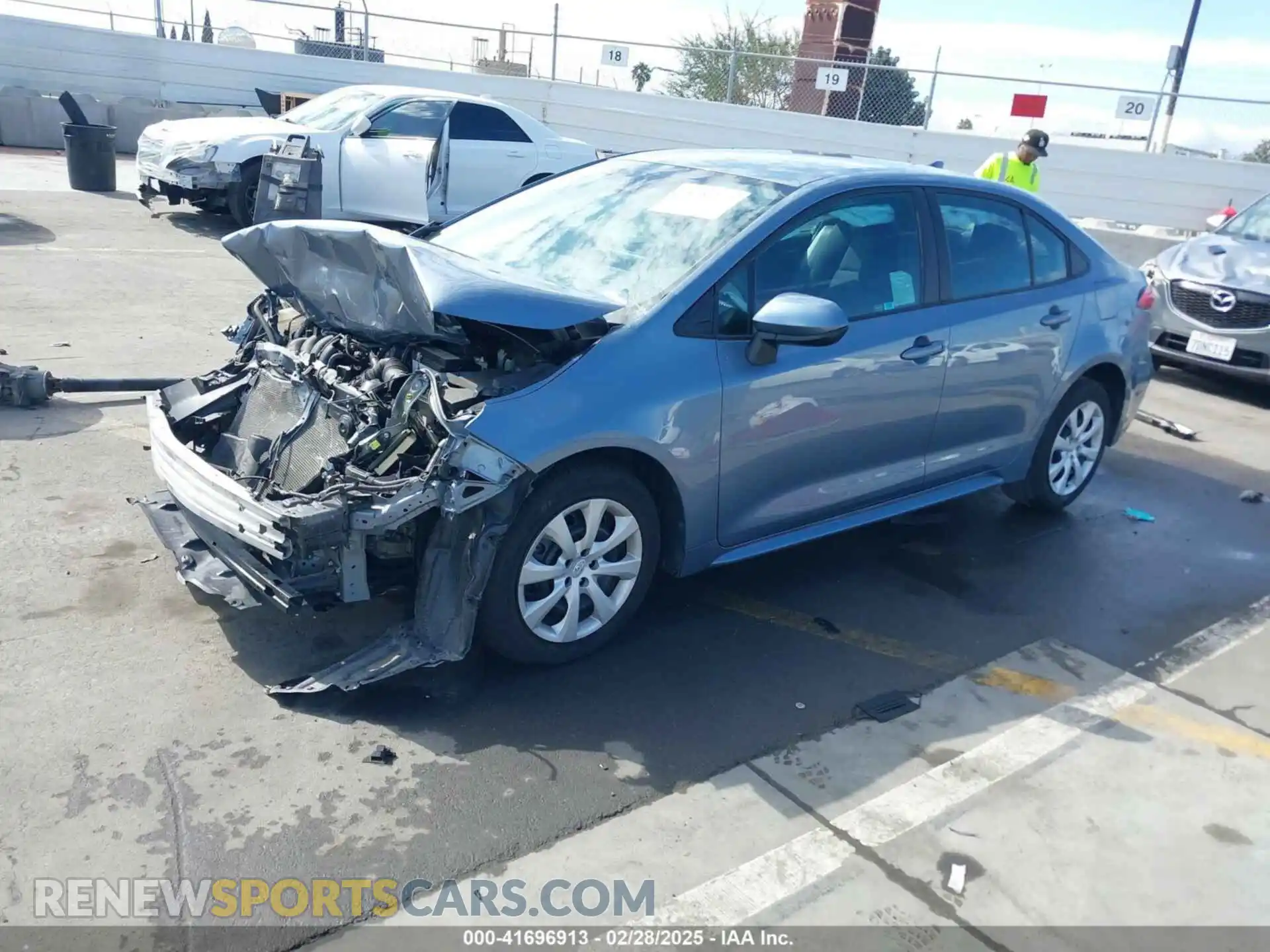 2 Photograph of a damaged car 5YFEPMAE2NP357096 TOYOTA COROLLA 2022