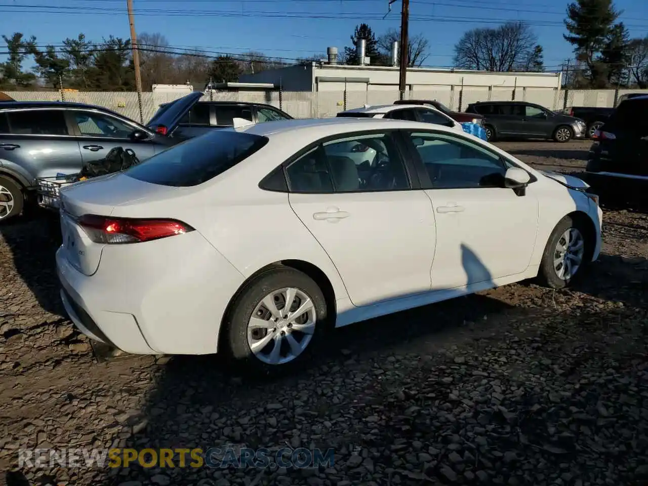 3 Photograph of a damaged car 5YFEPMAE2NP382404 TOYOTA COROLLA 2022