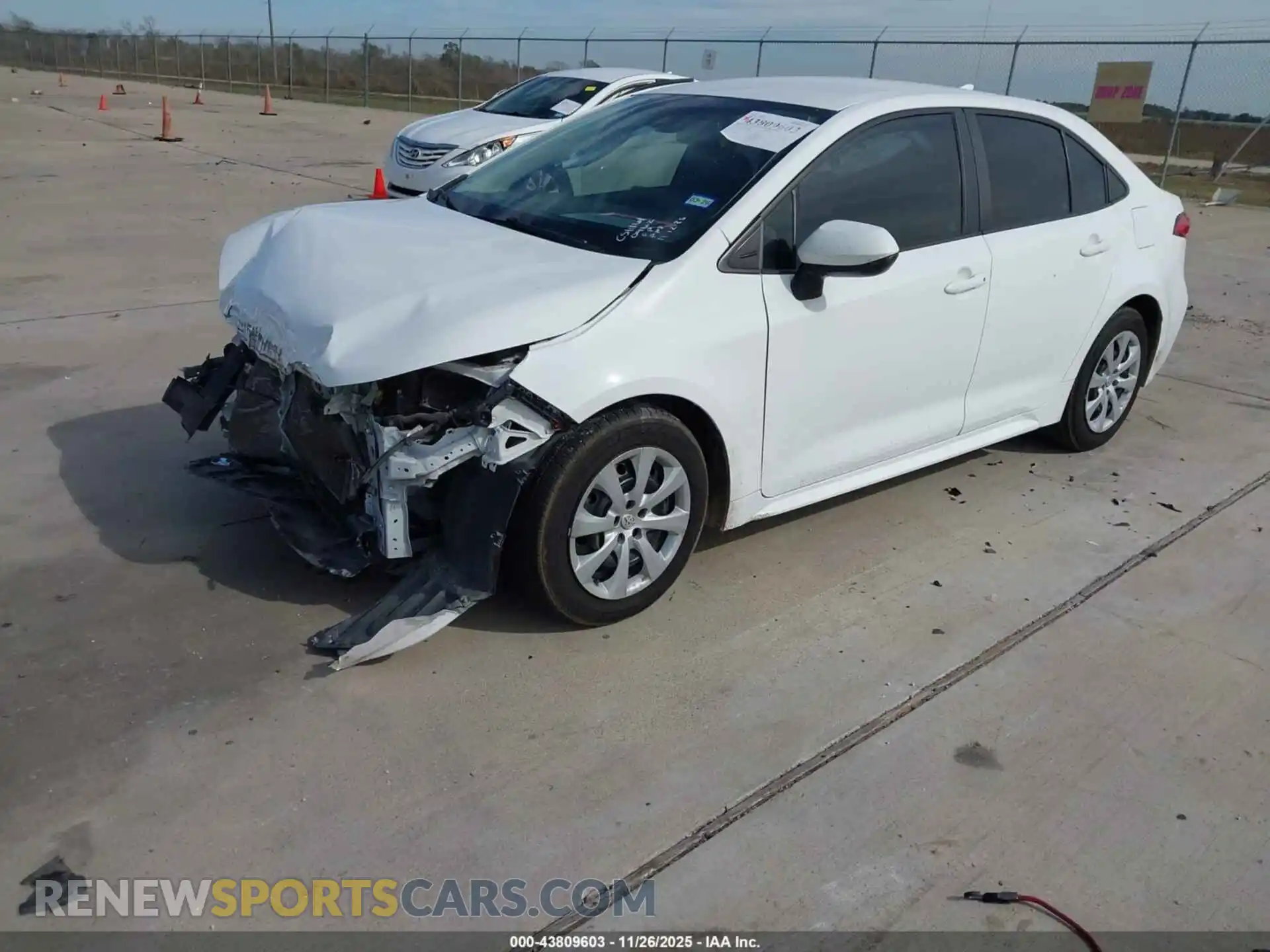 2 Photograph of a damaged car 5YFEPMAE3NP360962 TOYOTA COROLLA 2022
