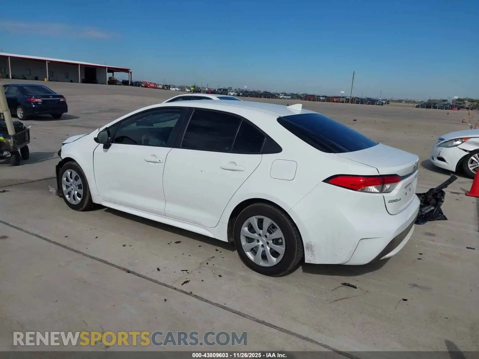 3 Photograph of a damaged car 5YFEPMAE3NP360962 TOYOTA COROLLA 2022