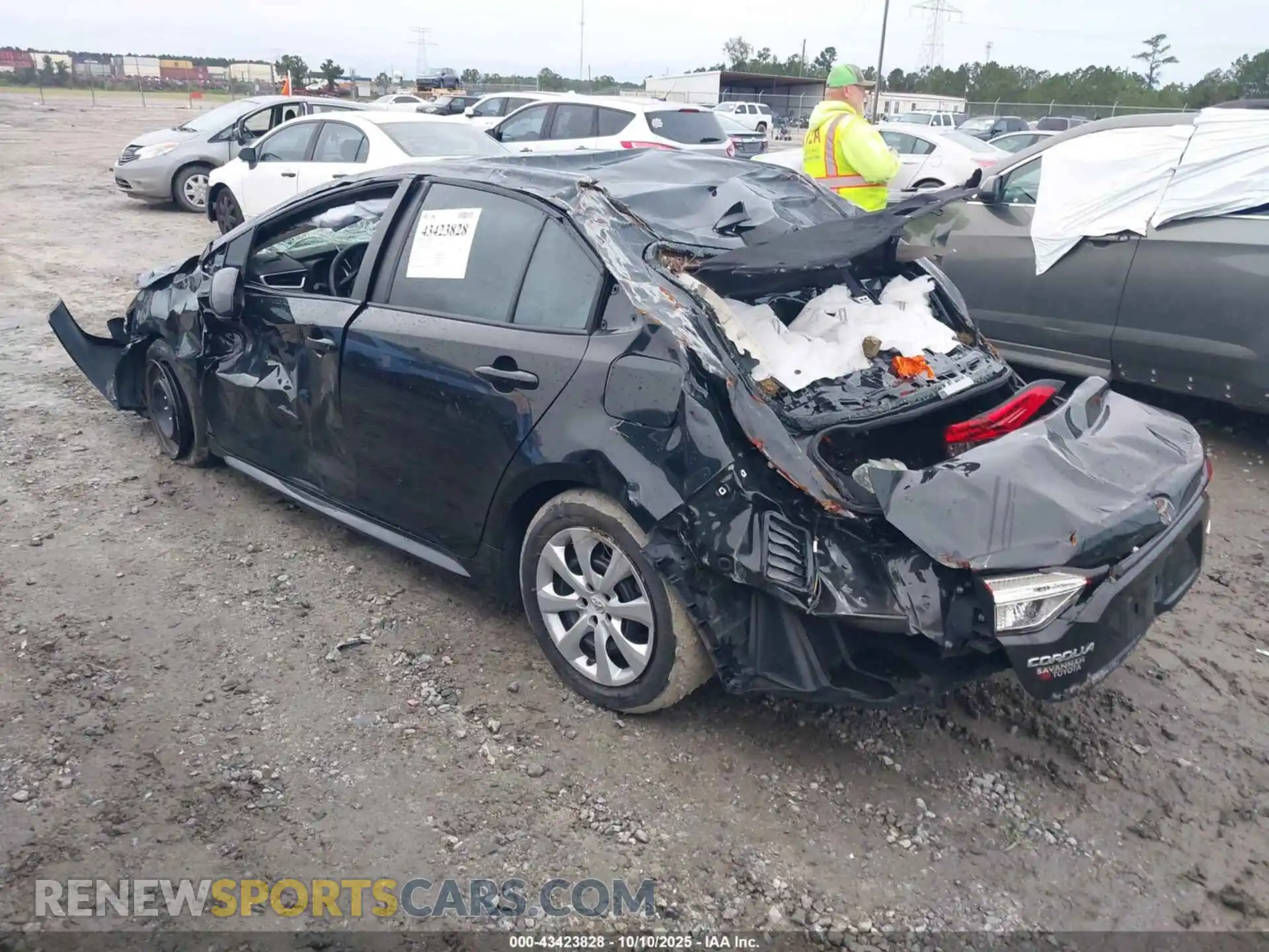 3 Photograph of a damaged car 5YFEPMAE3NP384159 TOYOTA COROLLA 2022