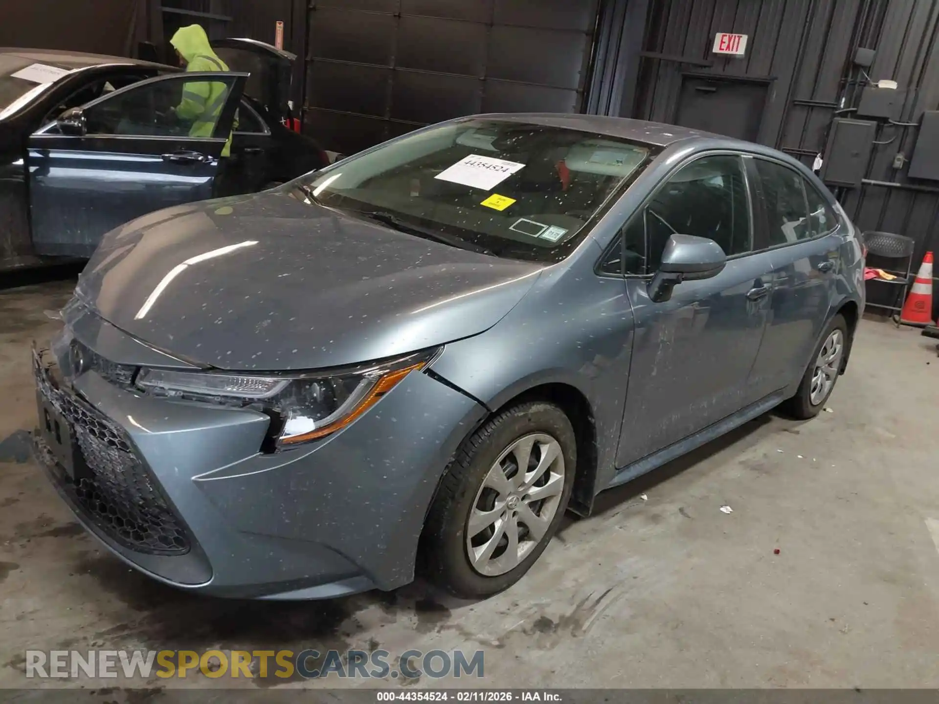 2 Photograph of a damaged car 5YFEPMAE3NP384338 TOYOTA COROLLA 2022