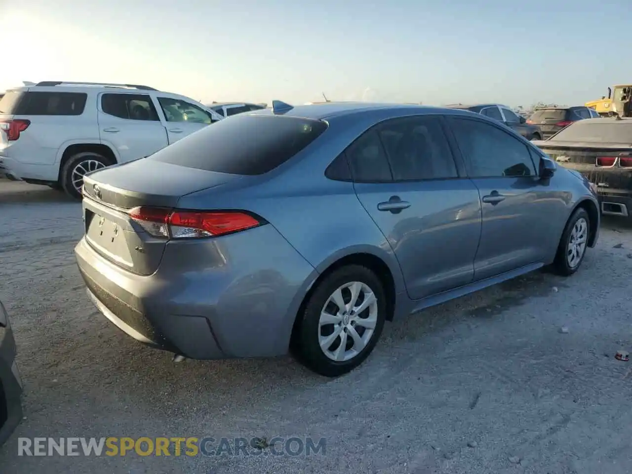 3 fotografías del automóvil dañado 5YFEPMAE5NP296844 TOYOTA COROLLA 2022