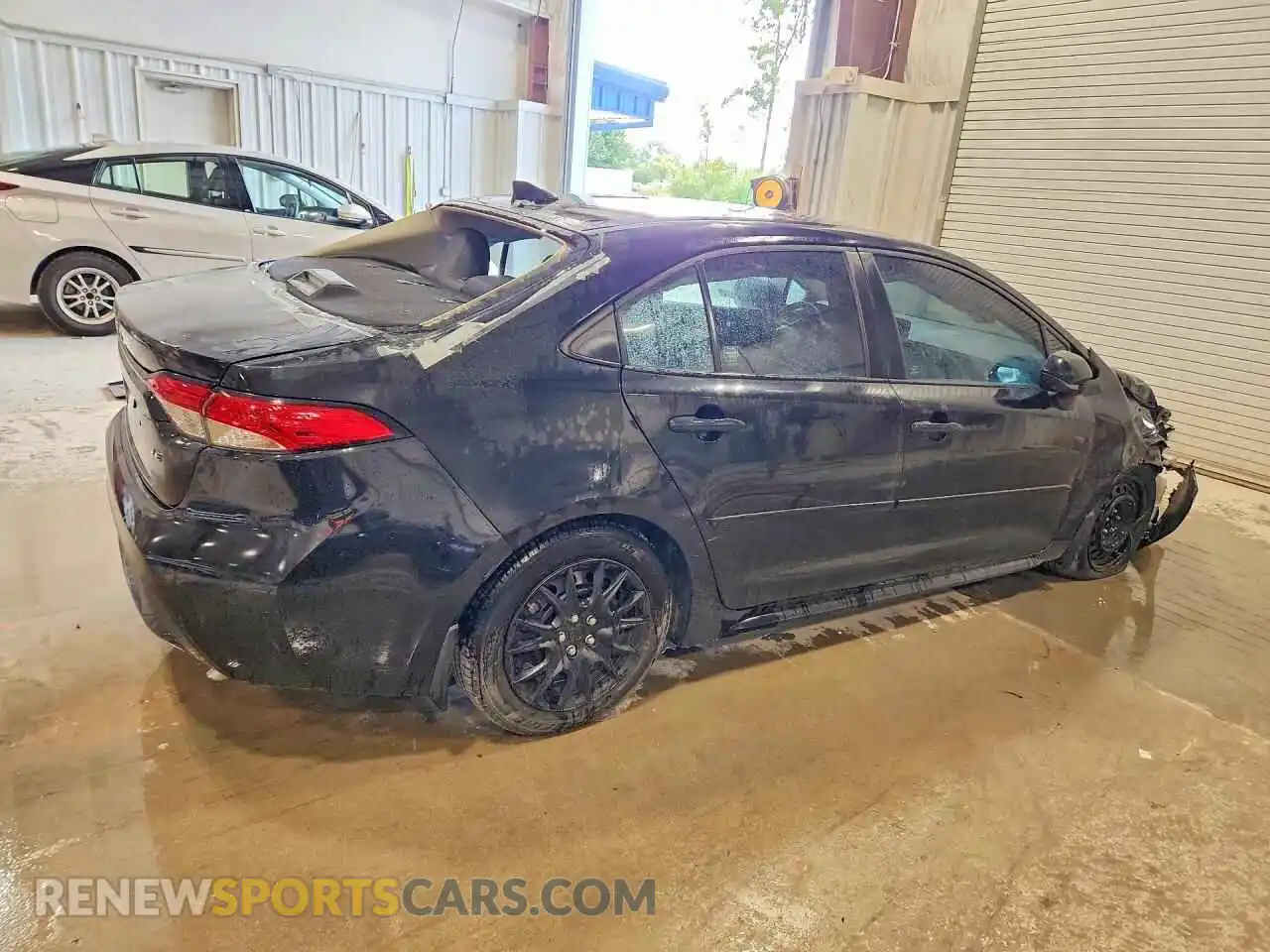 3 Photograph of a damaged car 5YFEPMAE5NP299470 TOYOTA COROLLA 2022