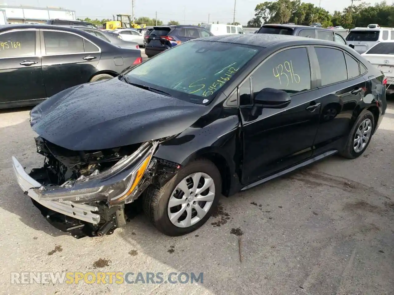 2 fotografías del automóvil dañado 5YFEPMAE5NP304554 TOYOTA COROLLA 2022