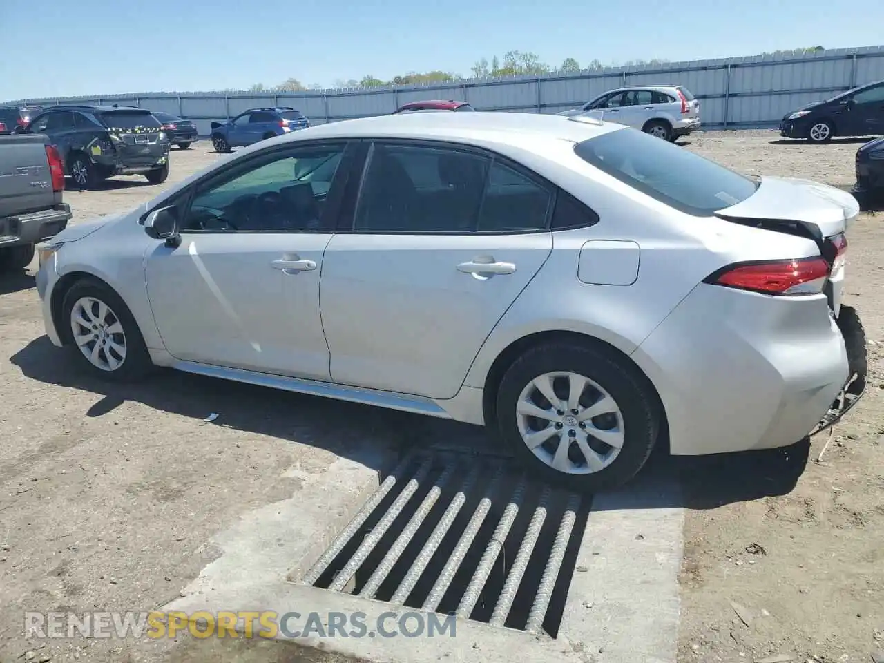 2 Photograph of a damaged car 5YFEPMAE5NP322469 TOYOTA COROLLA 2022