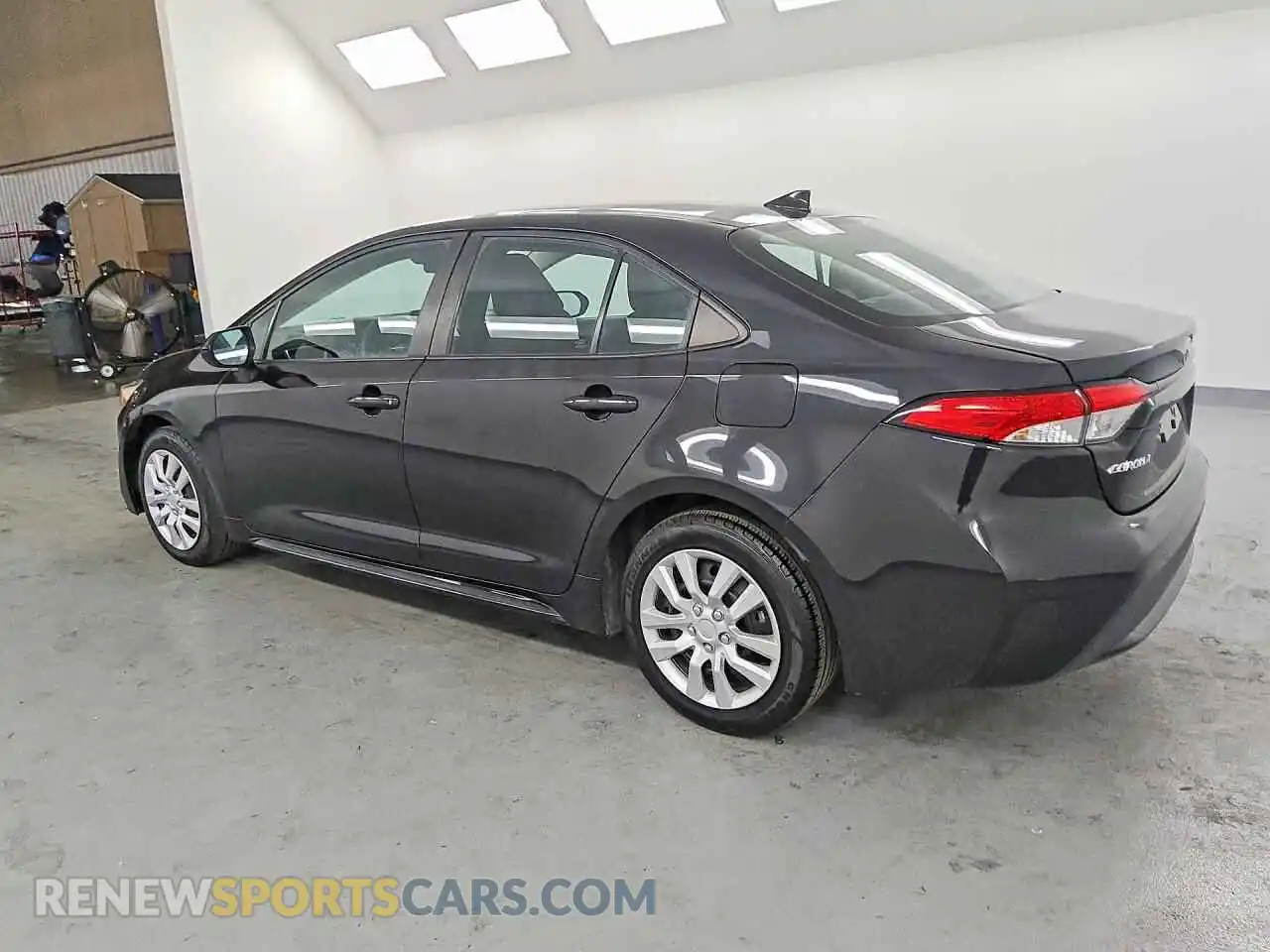 2 Photograph of a damaged car 5YFEPMAE5NP330460 TOYOTA COROLLA 2022