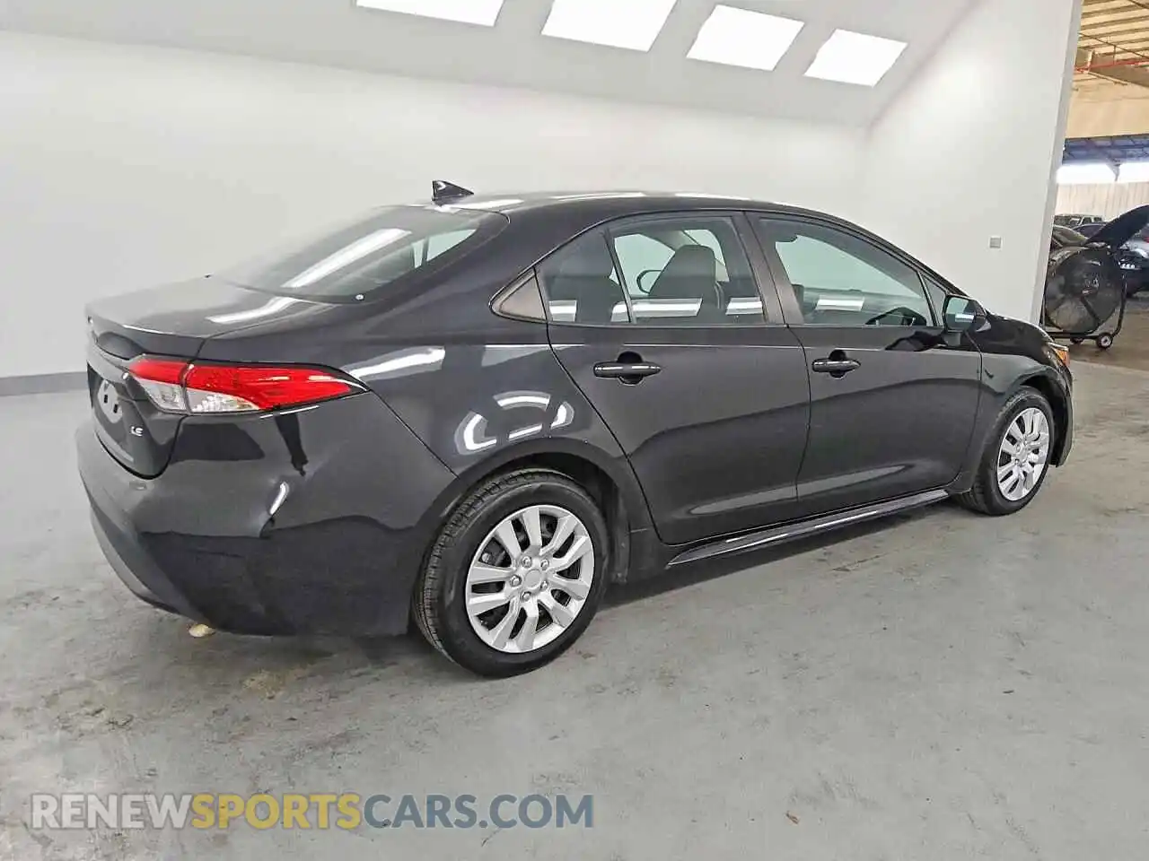 3 Photograph of a damaged car 5YFEPMAE5NP330460 TOYOTA COROLLA 2022