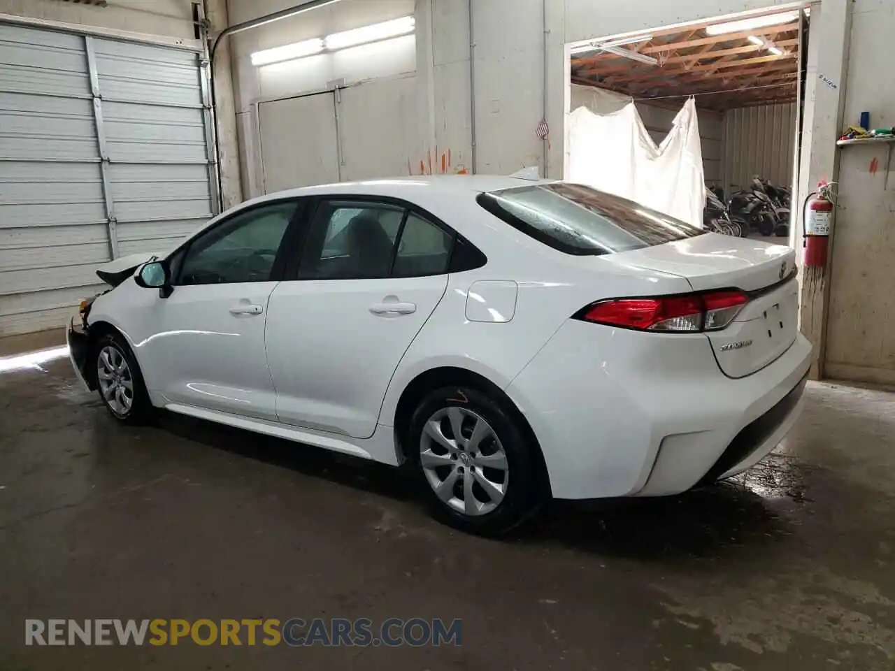 2 Photograph of a damaged car 5YFEPMAE6NP343217 TOYOTA COROLLA 2022