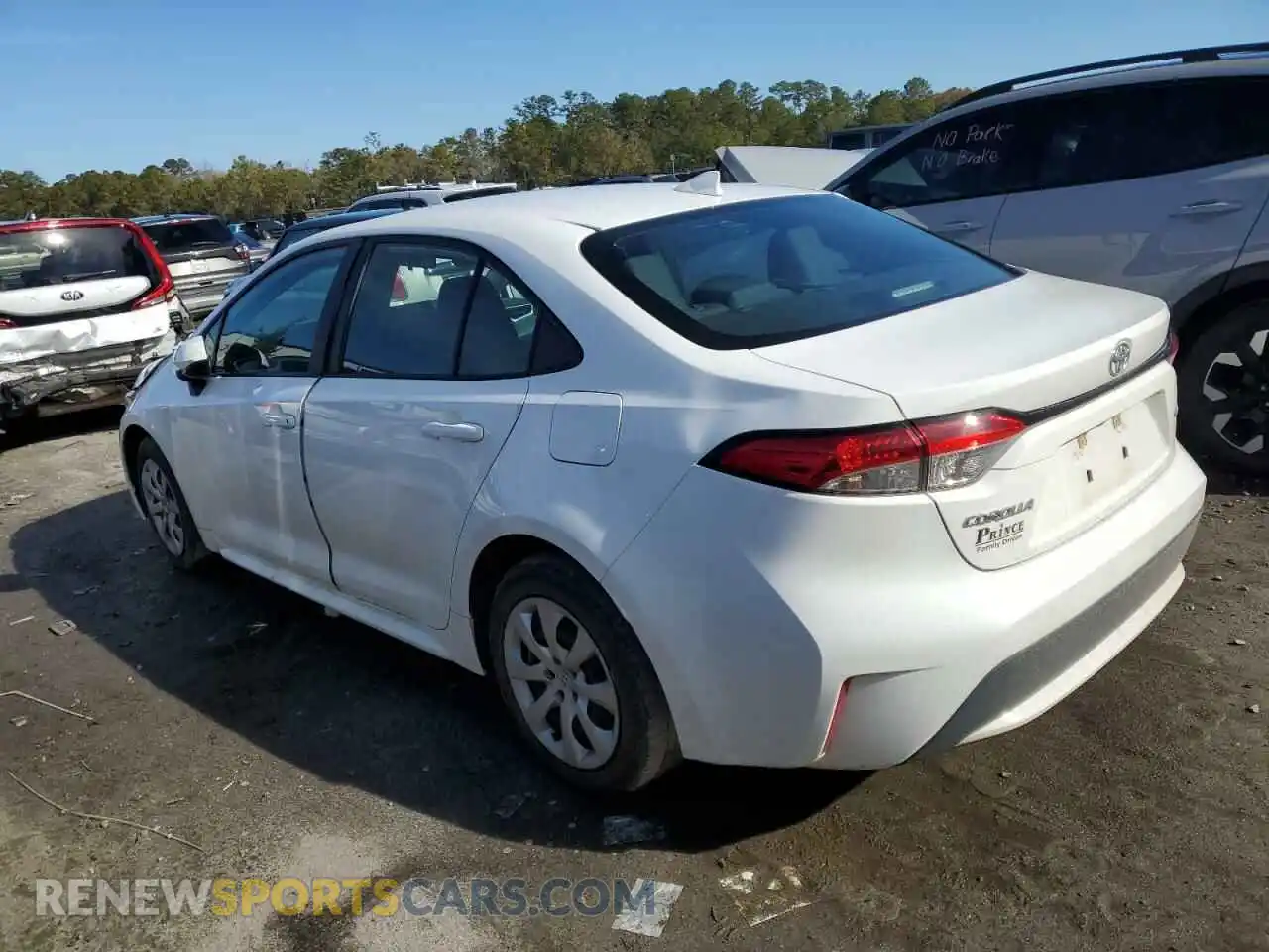 2 Photograph of a damaged car 5YFEPMAE6NP363273 TOYOTA COROLLA 2022