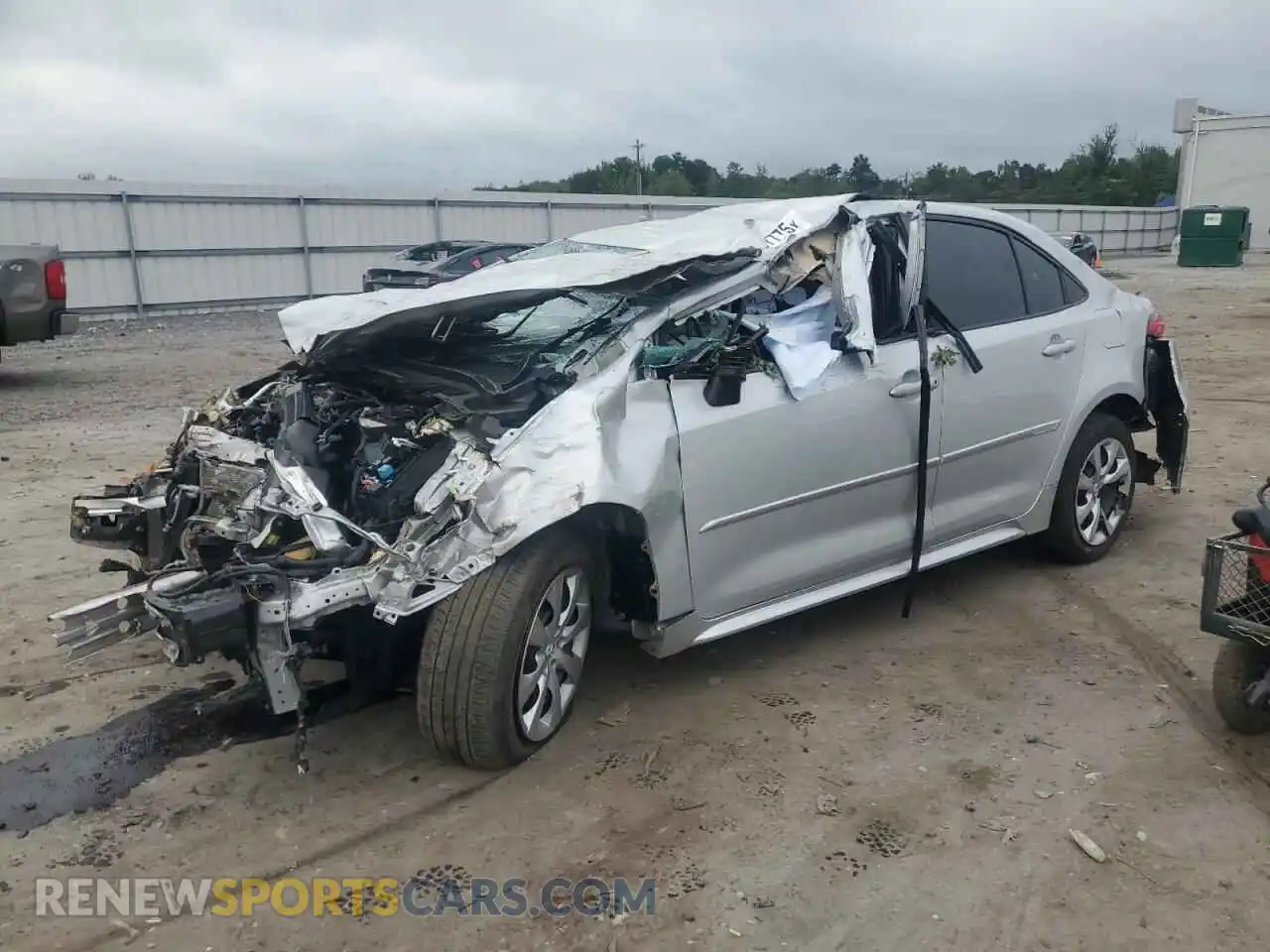 1 Photograph of a damaged car 5YFEPMAE6NP383278 TOYOTA COROLLA 2022