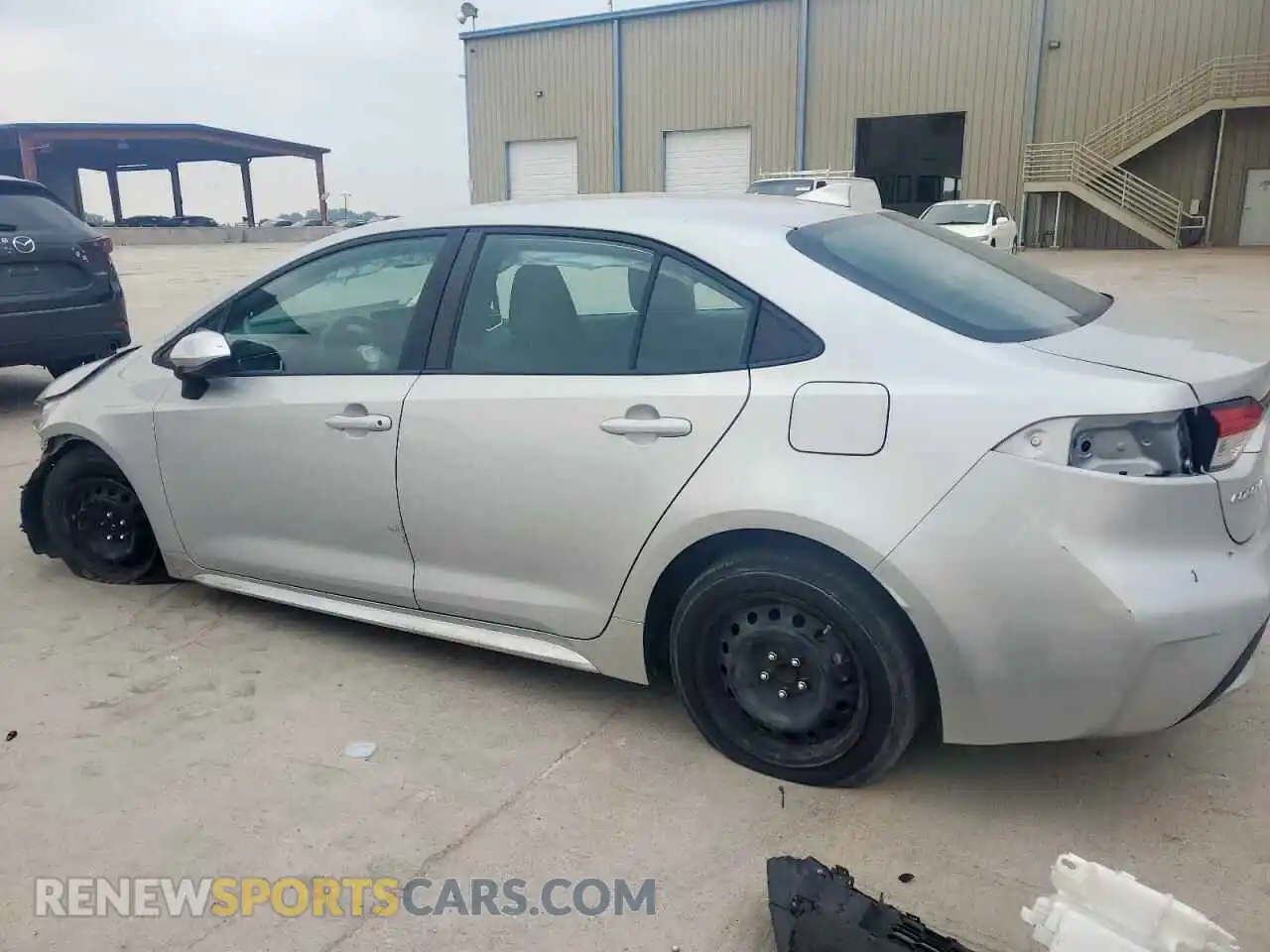 2 Photograph of a damaged car 5YFEPMAE7NP272013 TOYOTA COROLLA 2022