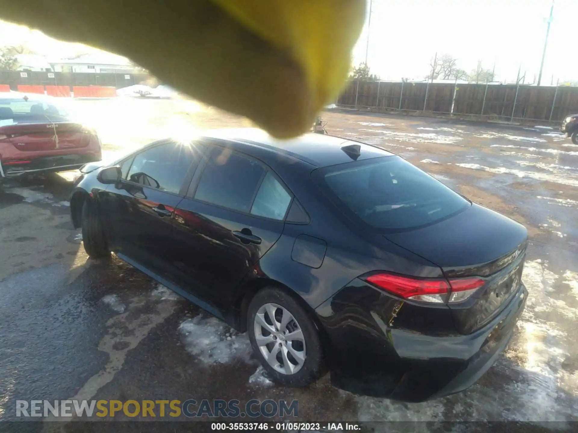 3 fotografías del automóvil dañado 5YFEPMAE8NP287751 TOYOTA COROLLA 2022