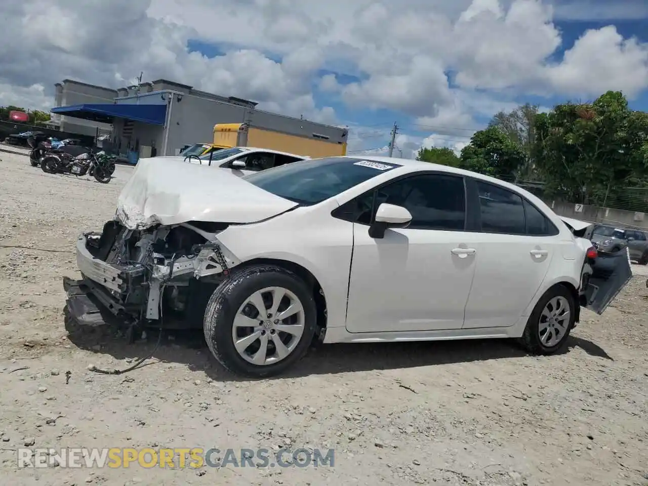 1 Photograph of a damaged car 5YFEPMAE8NP313636 TOYOTA COROLLA 2022