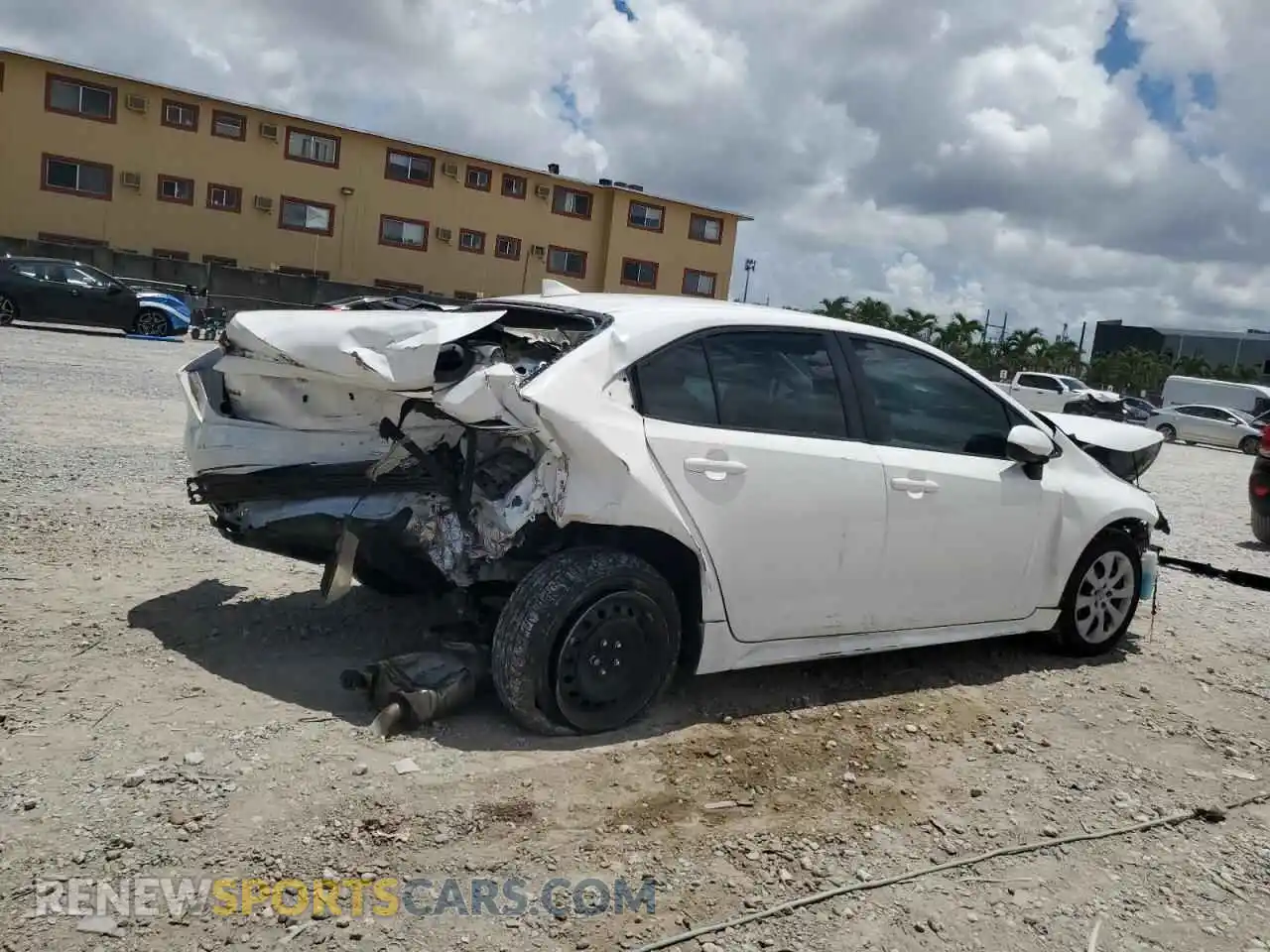 3 Photograph of a damaged car 5YFEPMAE8NP313636 TOYOTA COROLLA 2022