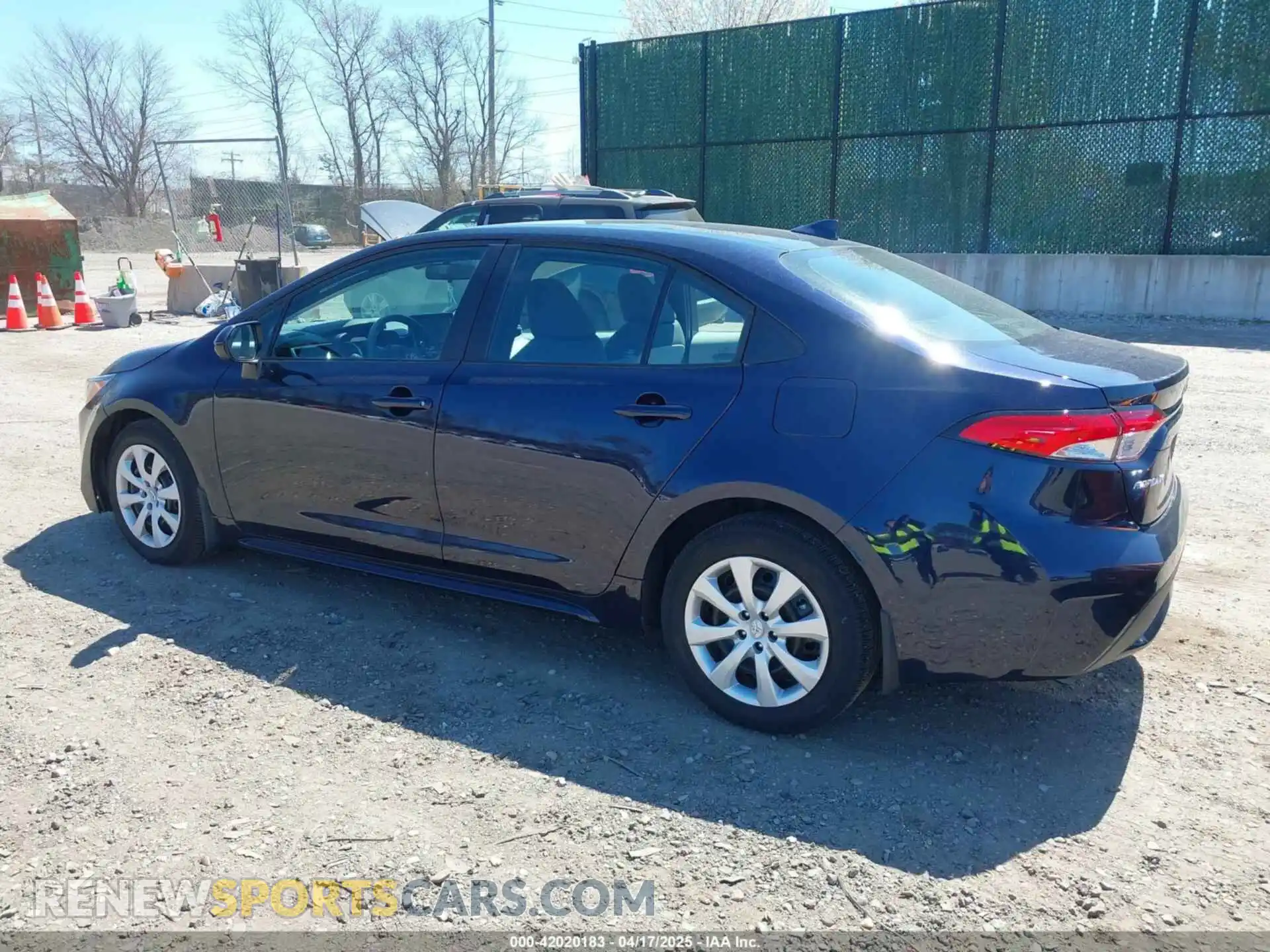 3 Photograph of a damaged car 5YFEPMAE8NP320053 TOYOTA COROLLA 2022