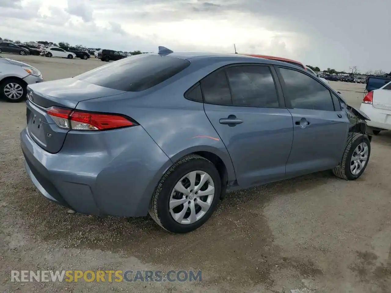3 Photograph of a damaged car 5YFEPMAE8NP335877 TOYOTA COROLLA 2022