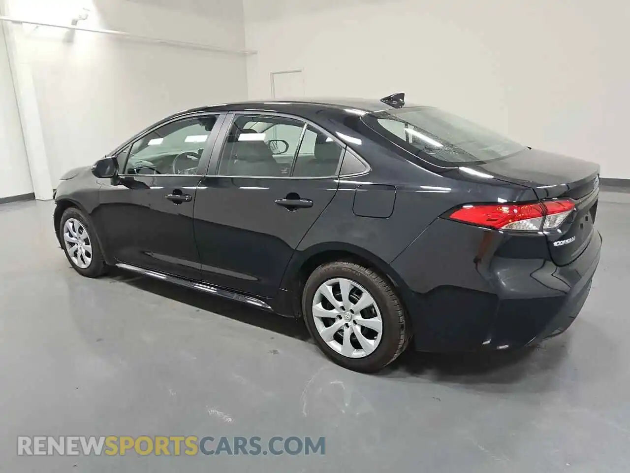 2 Photograph of a damaged car 5YFEPMAE8NP368099 TOYOTA COROLLA 2022