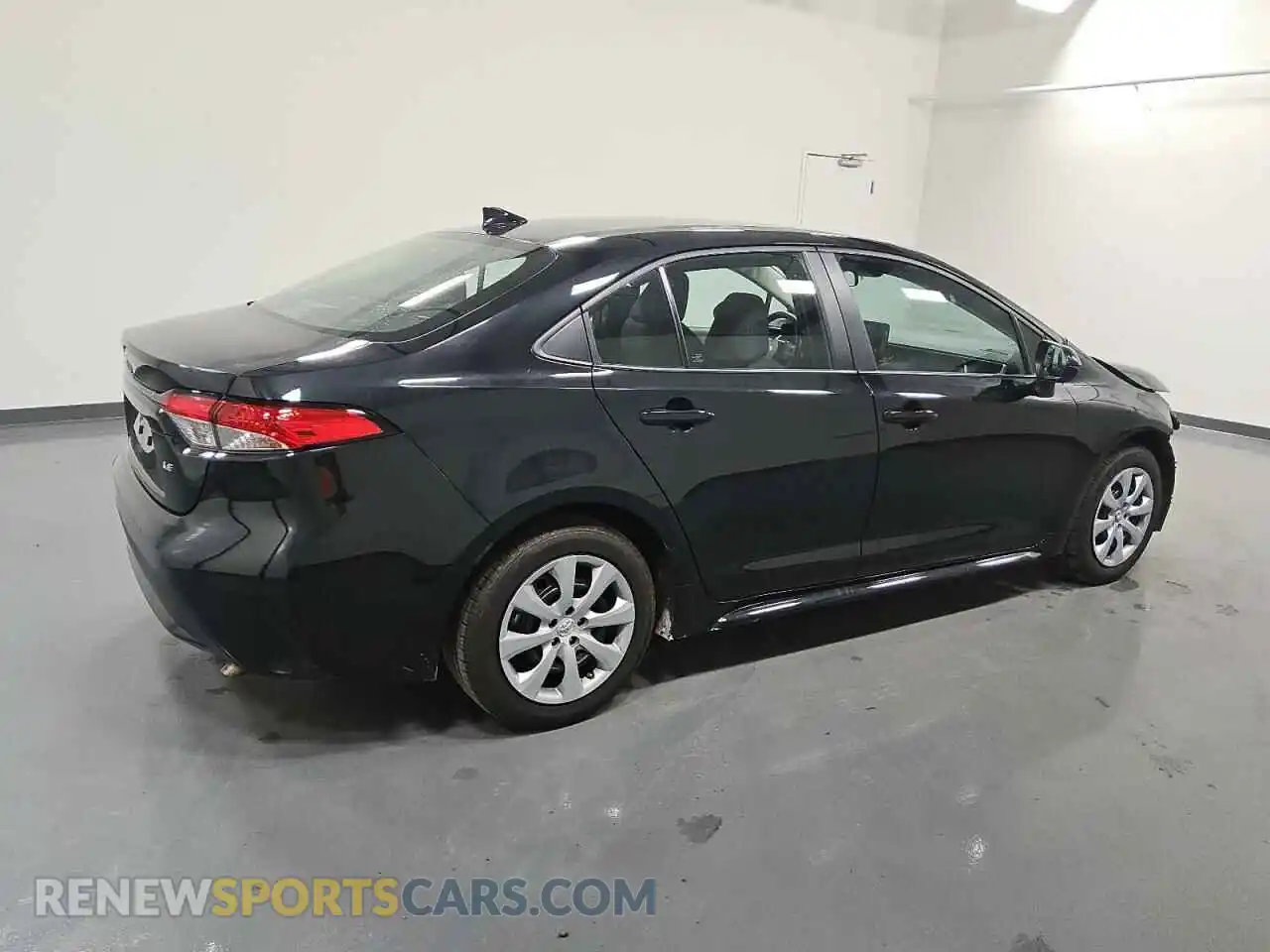 3 Photograph of a damaged car 5YFEPMAE8NP368099 TOYOTA COROLLA 2022