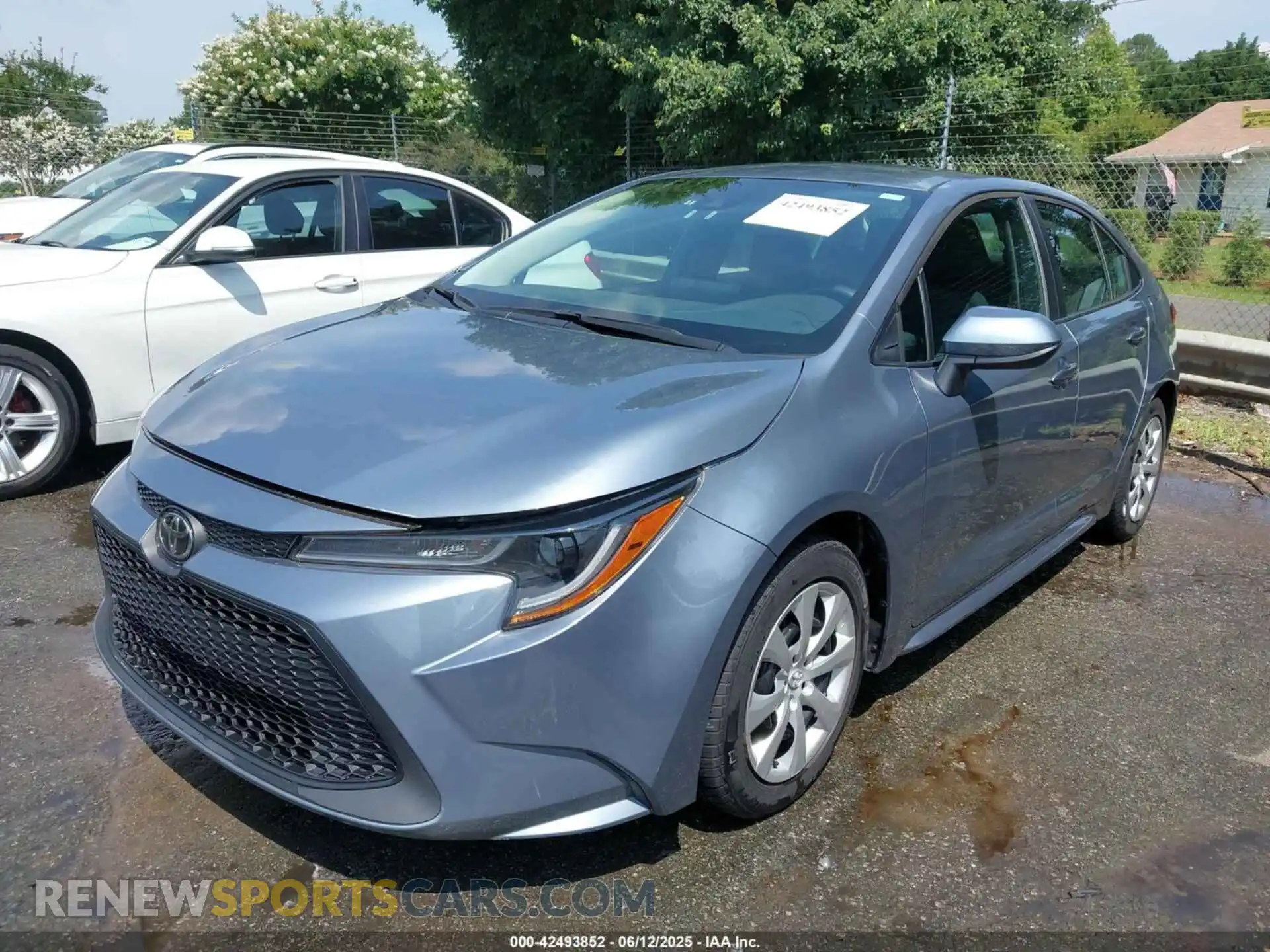 2 Photograph of a damaged car 5YFEPMAE9NP281005 TOYOTA COROLLA 2022