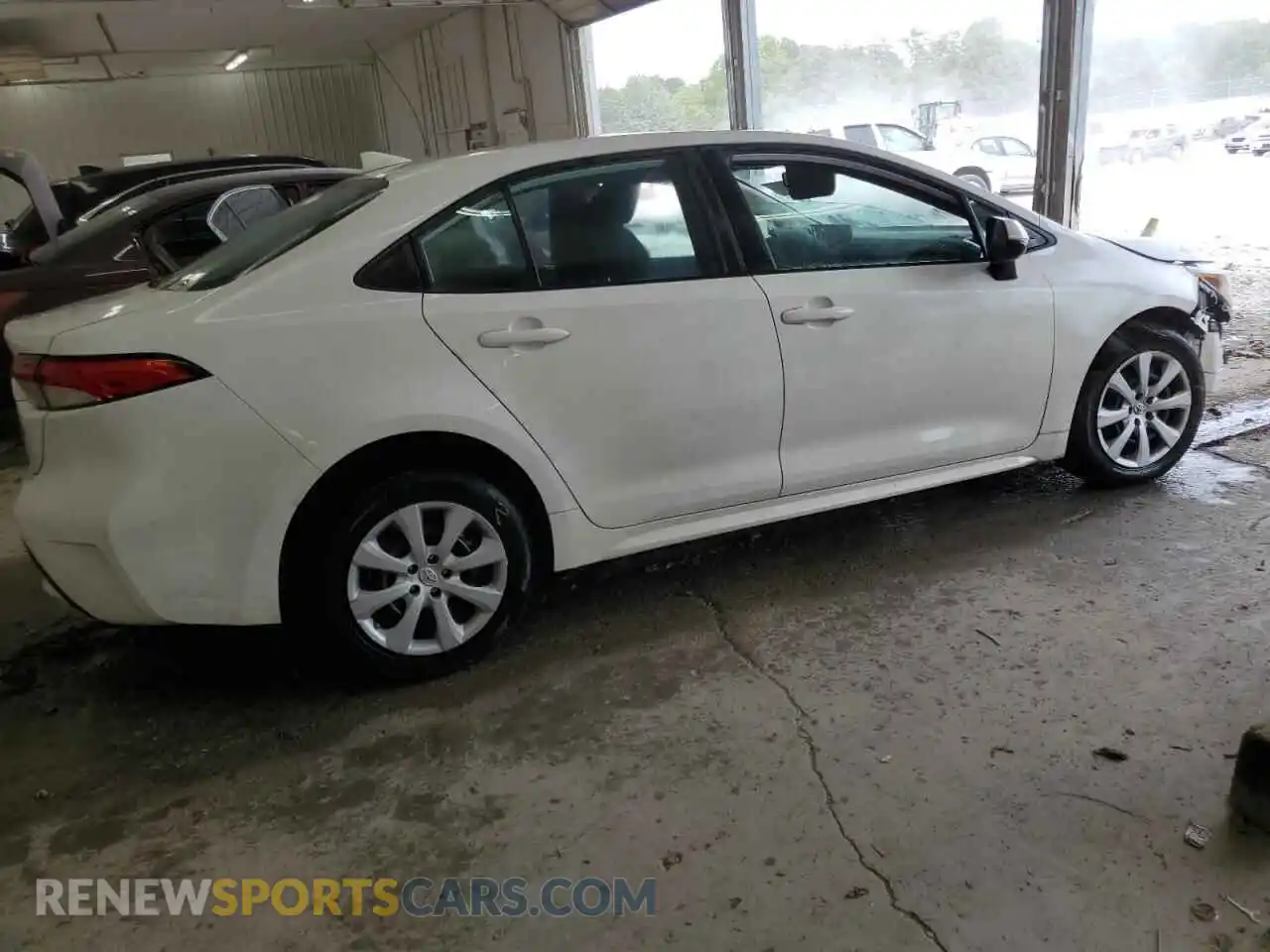 3 Photograph of a damaged car 5YFEPMAE9NP334575 TOYOTA COROLLA 2022