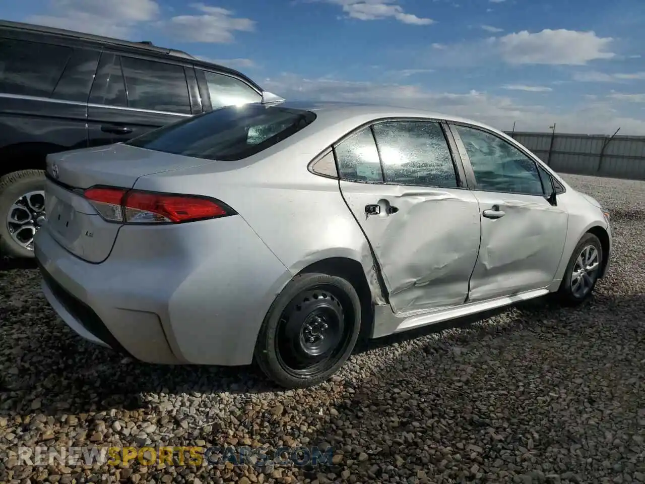 3 Photograph of a damaged car 5YFEPMAEXNP271681 TOYOTA COROLLA 2022