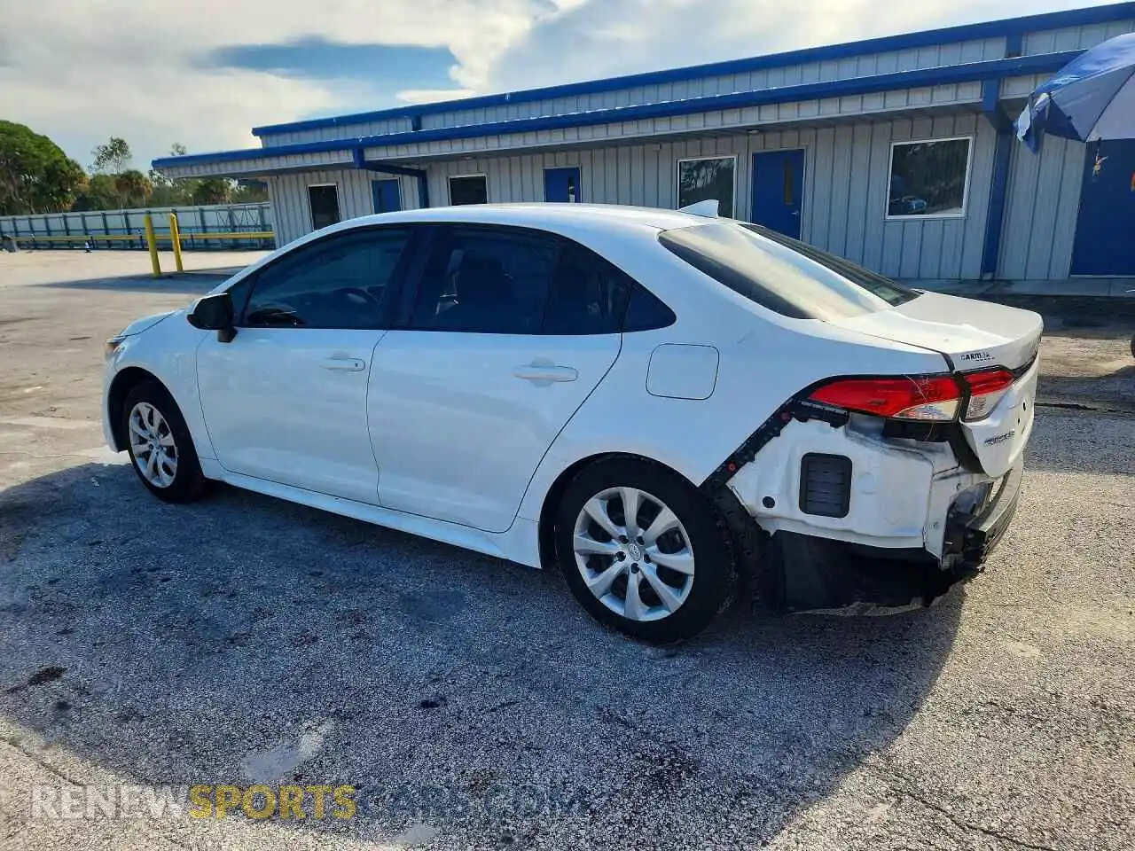 2 Photograph of a damaged car 5YFEPMAEXNP296872 TOYOTA COROLLA 2022