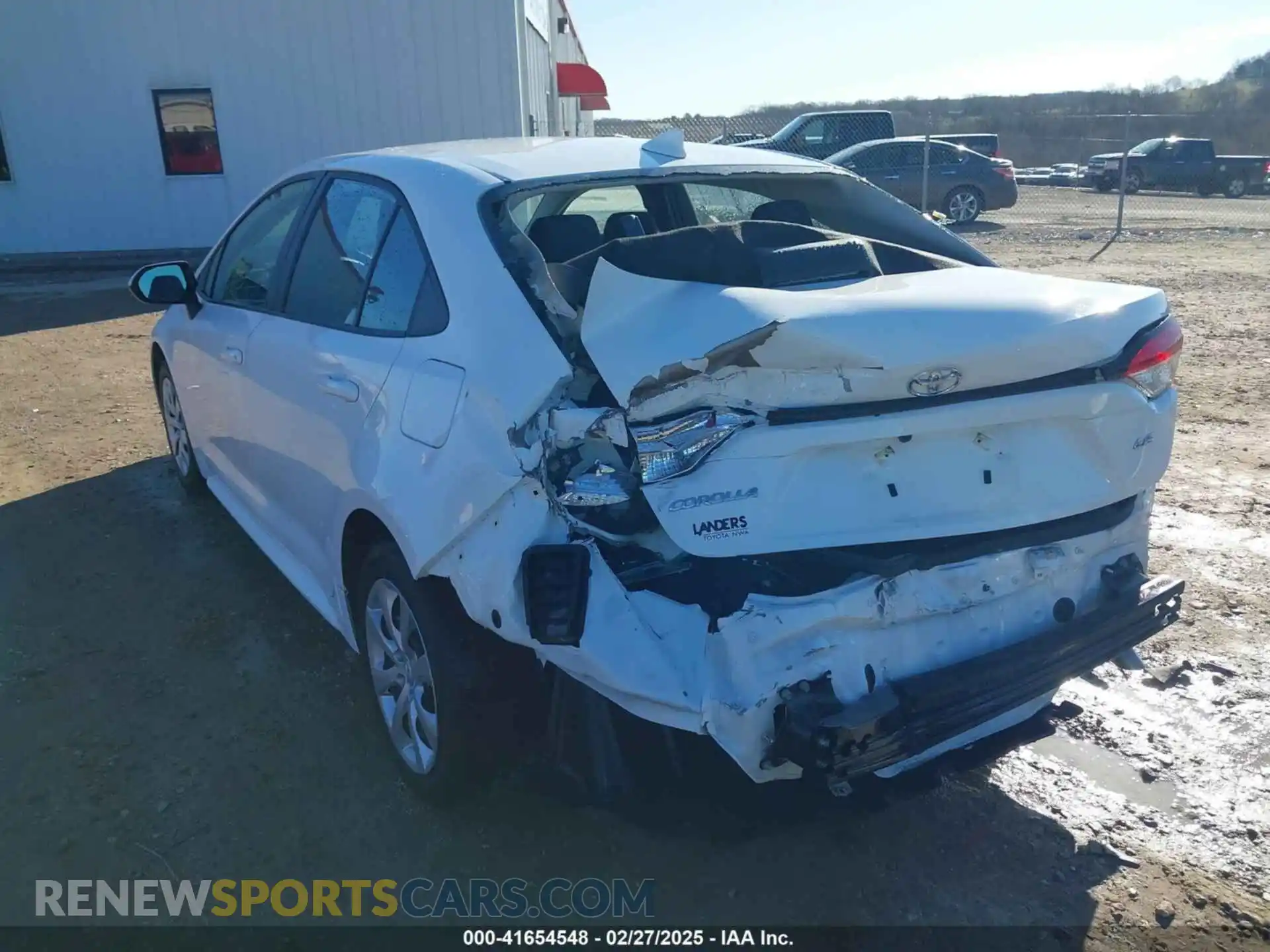 3 Photograph of a damaged car 5YFEPMAEXNP301276 TOYOTA COROLLA 2022